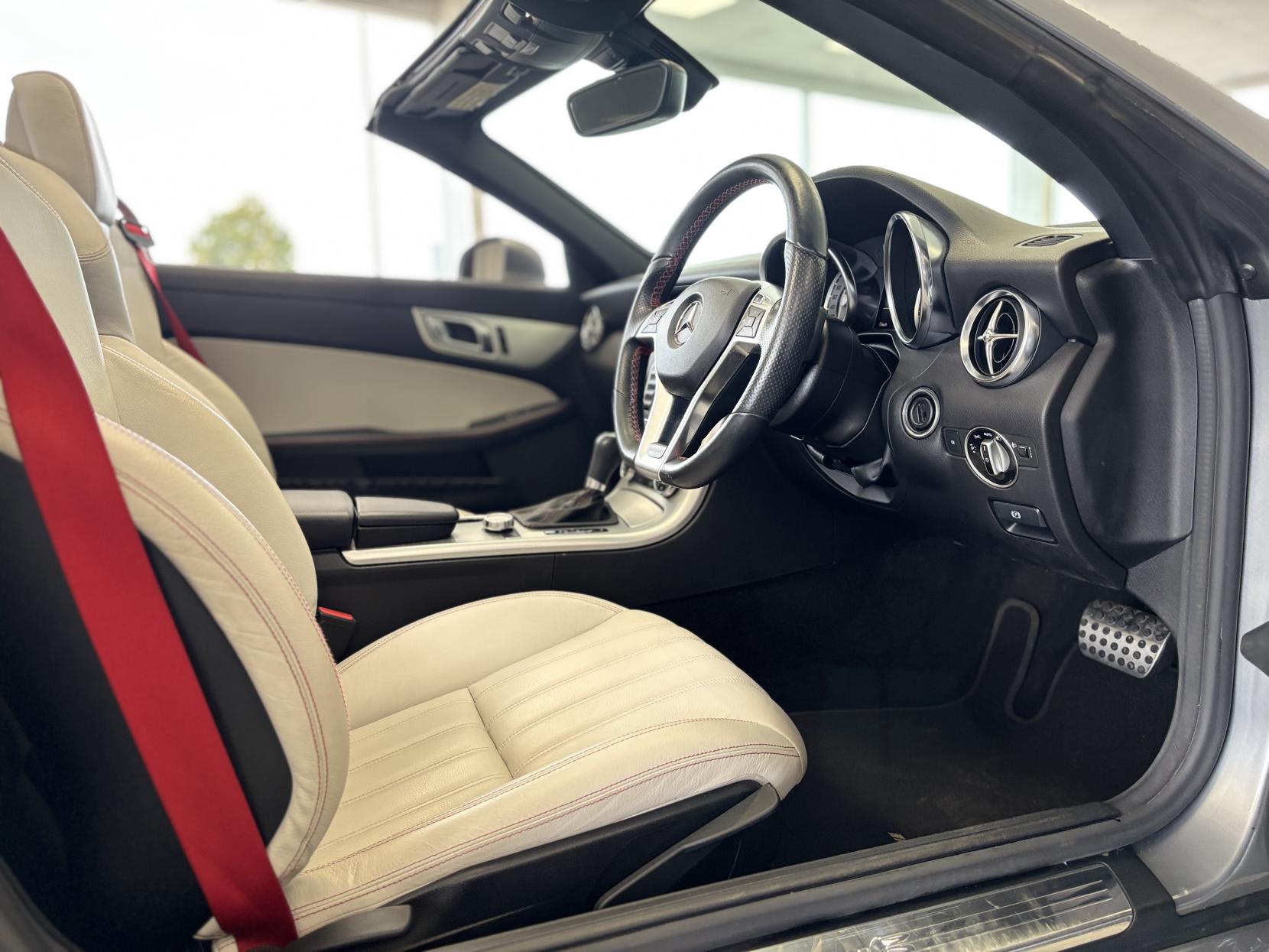 Mercedes-Benz SLK 1.8 SLK200 AMG Sport Convertible 2dr Petrol G-Tronic+ Euro 5 (s/s) (184 ps)