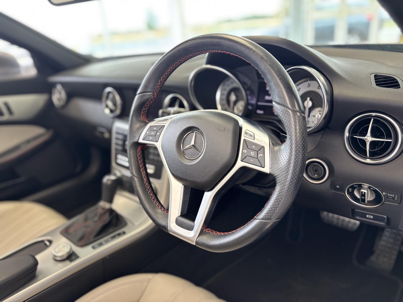 Mercedes-Benz SLK 1.8 SLK200 AMG Sport Convertible 2dr Petrol G-Tronic+ Euro 5 (s/s) (184 ps)