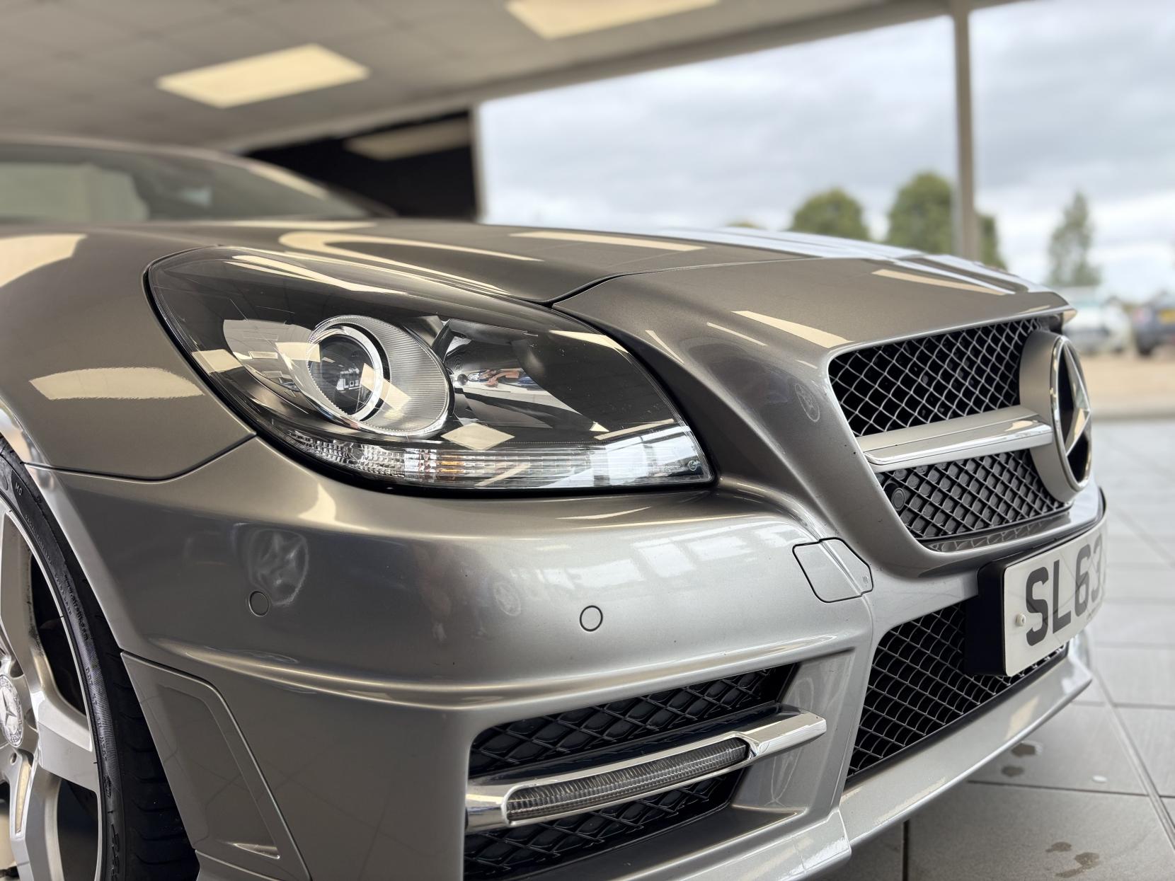 Mercedes-Benz SLK 1.8 SLK200 AMG Sport Convertible 2dr Petrol G-Tronic+ Euro 5 (s/s) (184 ps)