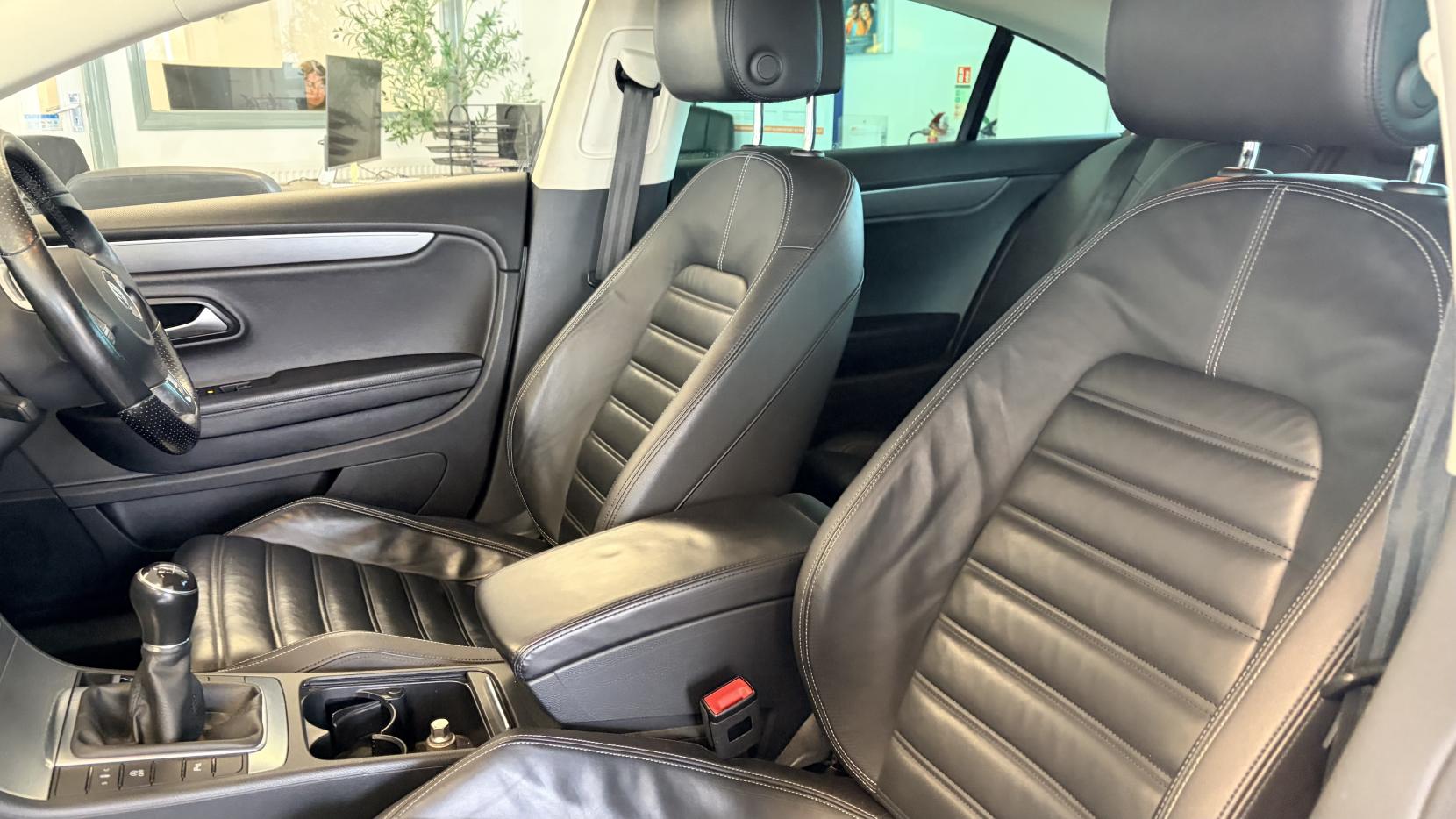 Volkswagen CC 2.0 TDI BlueMotion Tech R-Line Saloon 4dr Diesel Manual Euro 5 (s/s) (177 ps)