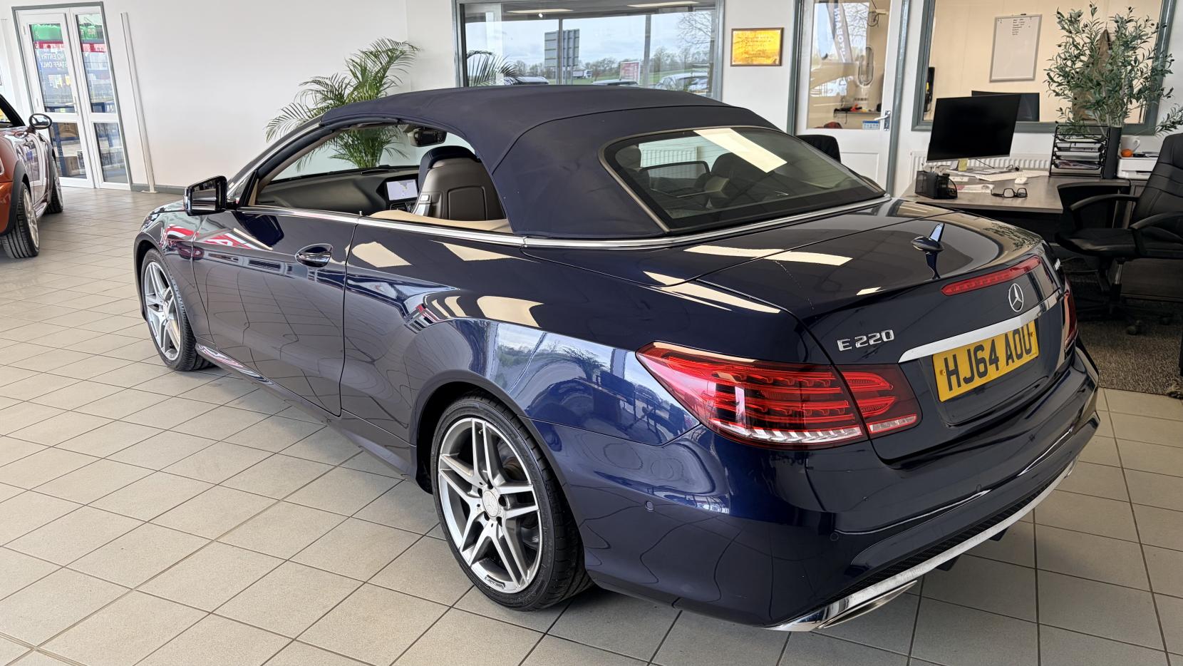 Mercedes-Benz E Class 2.1 E220 BlueTEC AMG Line Cabriolet 2dr Diesel G-Tronic+ Euro 6 (s/s) (177 ps)