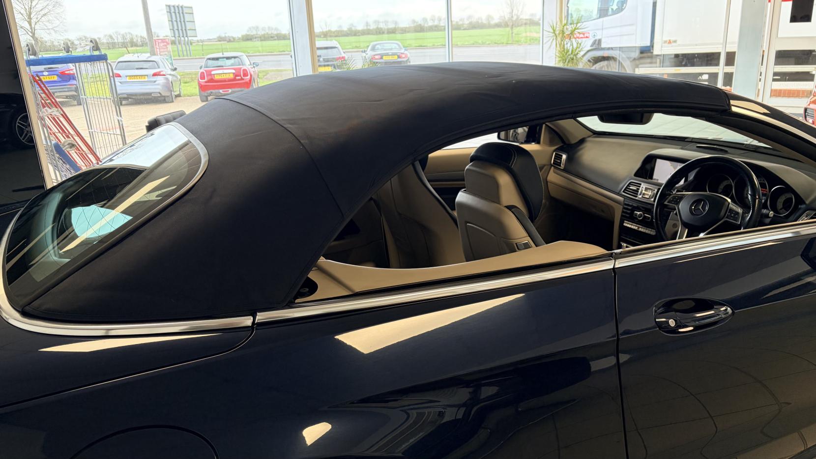 Mercedes-Benz E Class 2.1 E220 BlueTEC AMG Line Cabriolet 2dr Diesel G-Tronic+ Euro 6 (s/s) (177 ps)