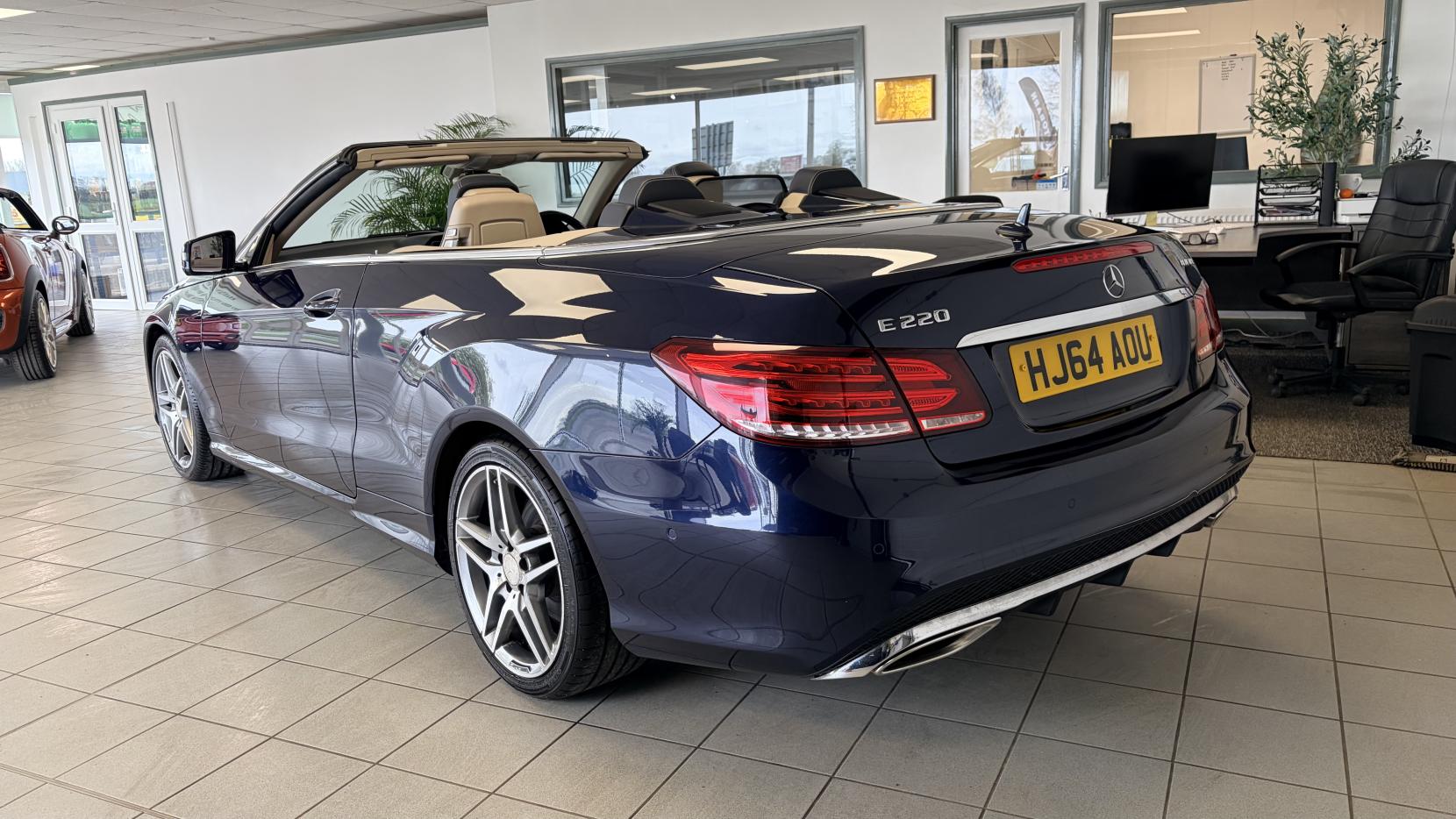 Mercedes-Benz E Class 2.1 E220 BlueTEC AMG Line Cabriolet 2dr Diesel G-Tronic+ Euro 6 (s/s) (177 ps)