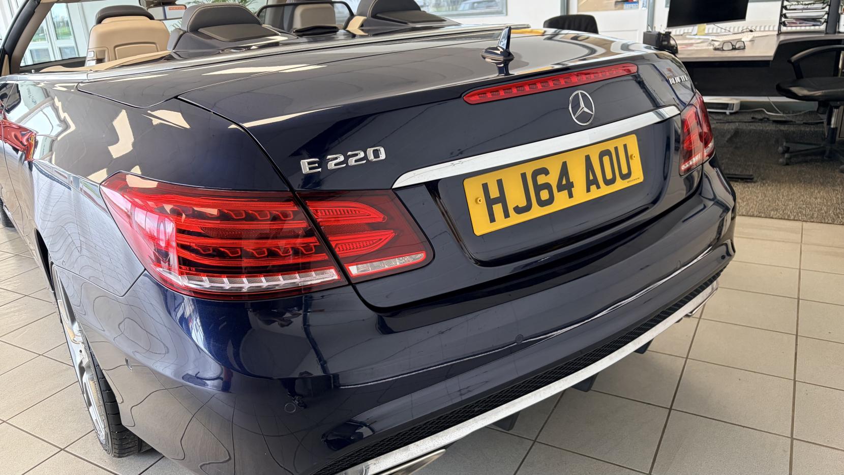 Mercedes-Benz E Class 2.1 E220 BlueTEC AMG Line Cabriolet 2dr Diesel G-Tronic+ Euro 6 (s/s) (177 ps)