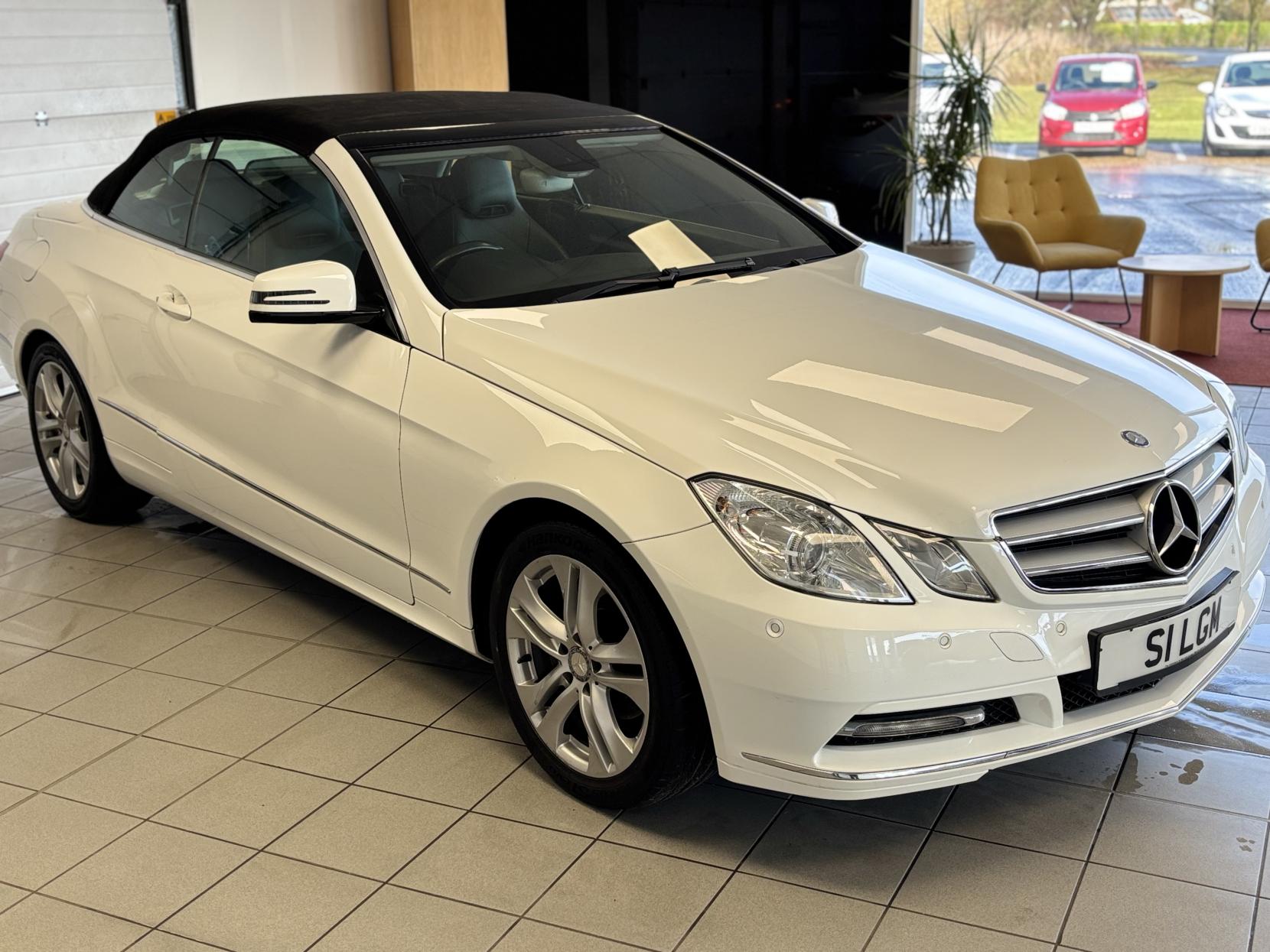 Mercedes-Benz E Class 2.1 E220 CDI BlueEfficiency SE Cabriolet 2dr Diesel G-Tronic+ Euro 5 (s/s) (170 ps)