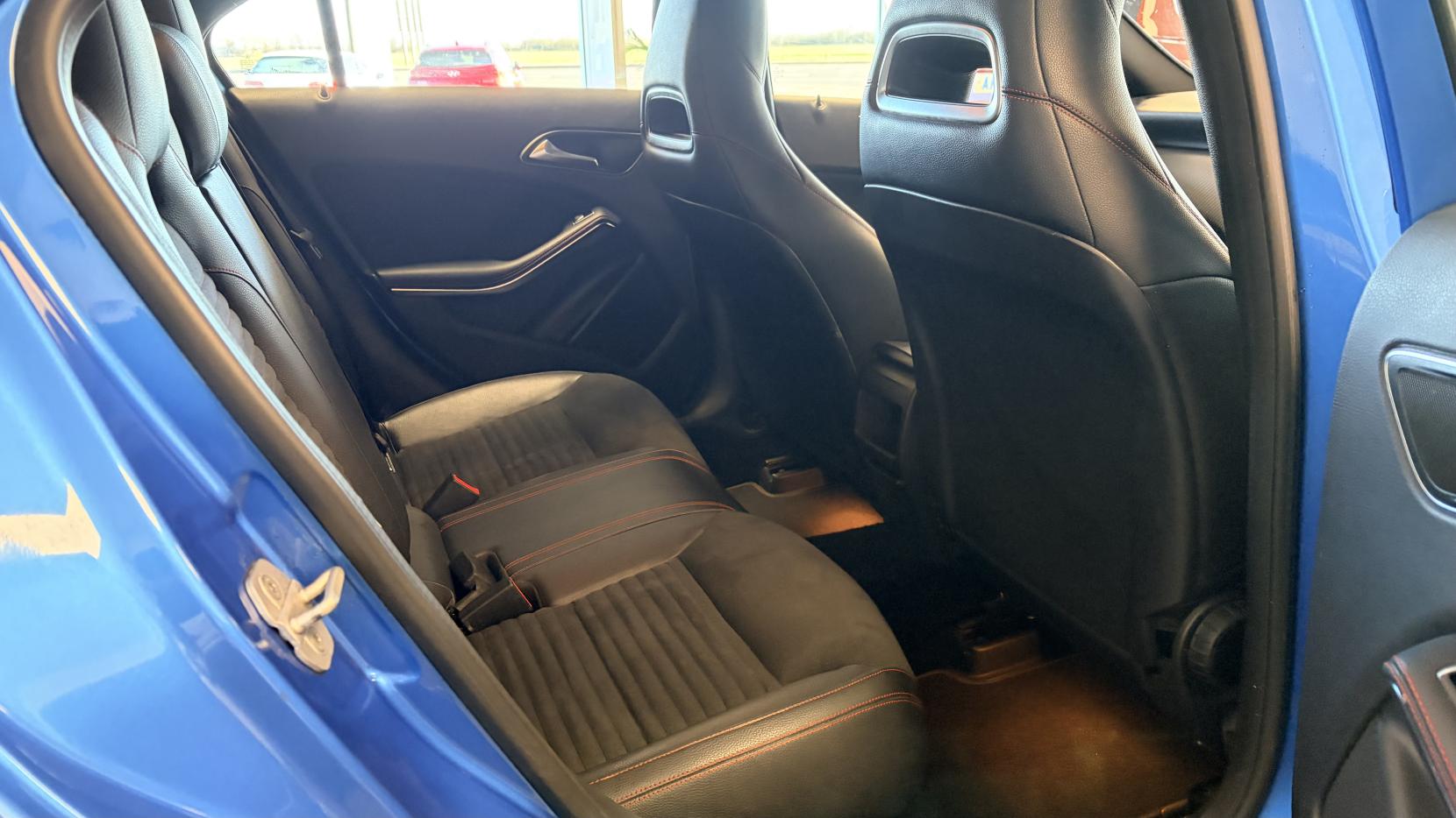 Mercedes-Benz A Class 1.8 A200 CDI AMG Sport Hatchback 5dr Diesel 7G-DCT Euro 5 (s/s) (136 ps)