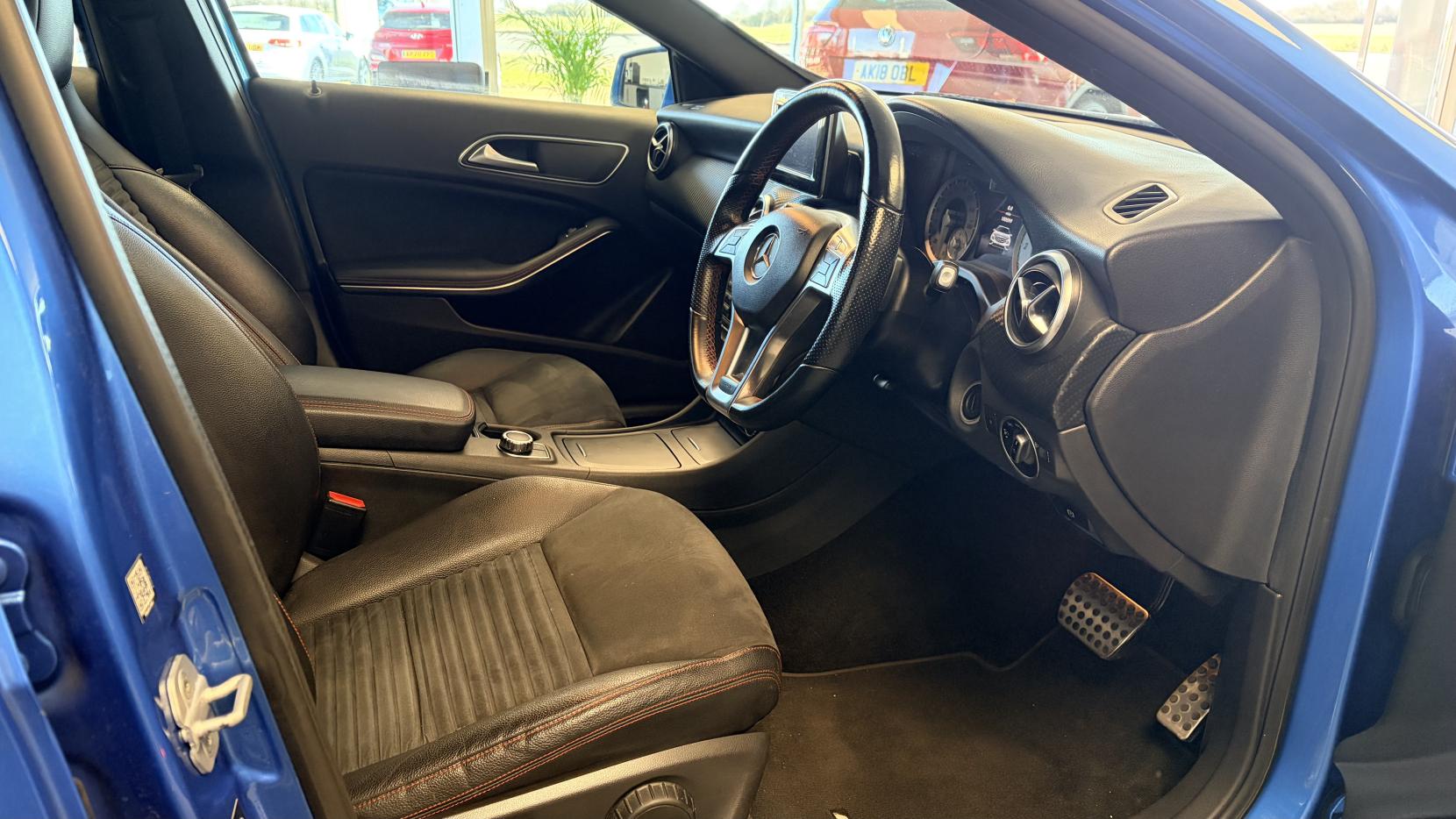 Mercedes-Benz A Class 1.8 A200 CDI AMG Sport Hatchback 5dr Diesel 7G-DCT Euro 5 (s/s) (136 ps)