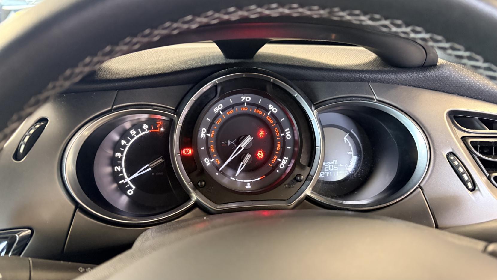 DS AUTOMOBILES DS 3 1.2 PureTech Chic Hatchback 3dr Petrol Manual Euro 6 (82 ps)