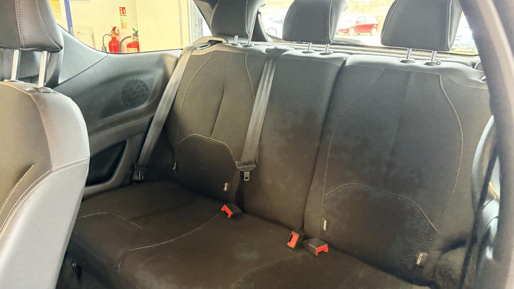 DS AUTOMOBILES DS 3 1.2 PureTech Chic Hatchback 3dr Petrol Manual Euro 6 (82 ps)