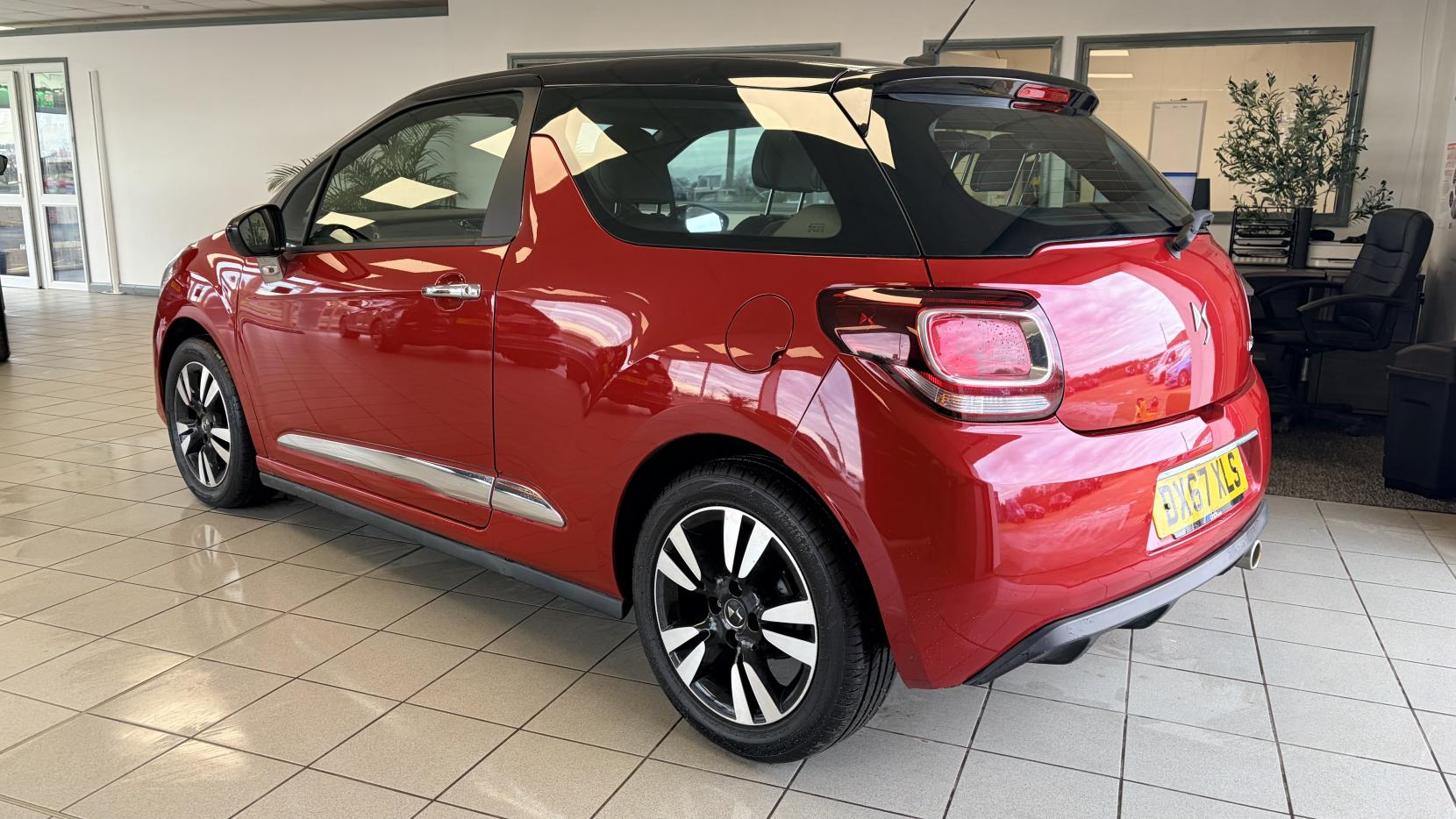 DS AUTOMOBILES DS 3 1.2 PureTech Chic Hatchback 3dr Petrol Manual Euro 6 (82 ps)