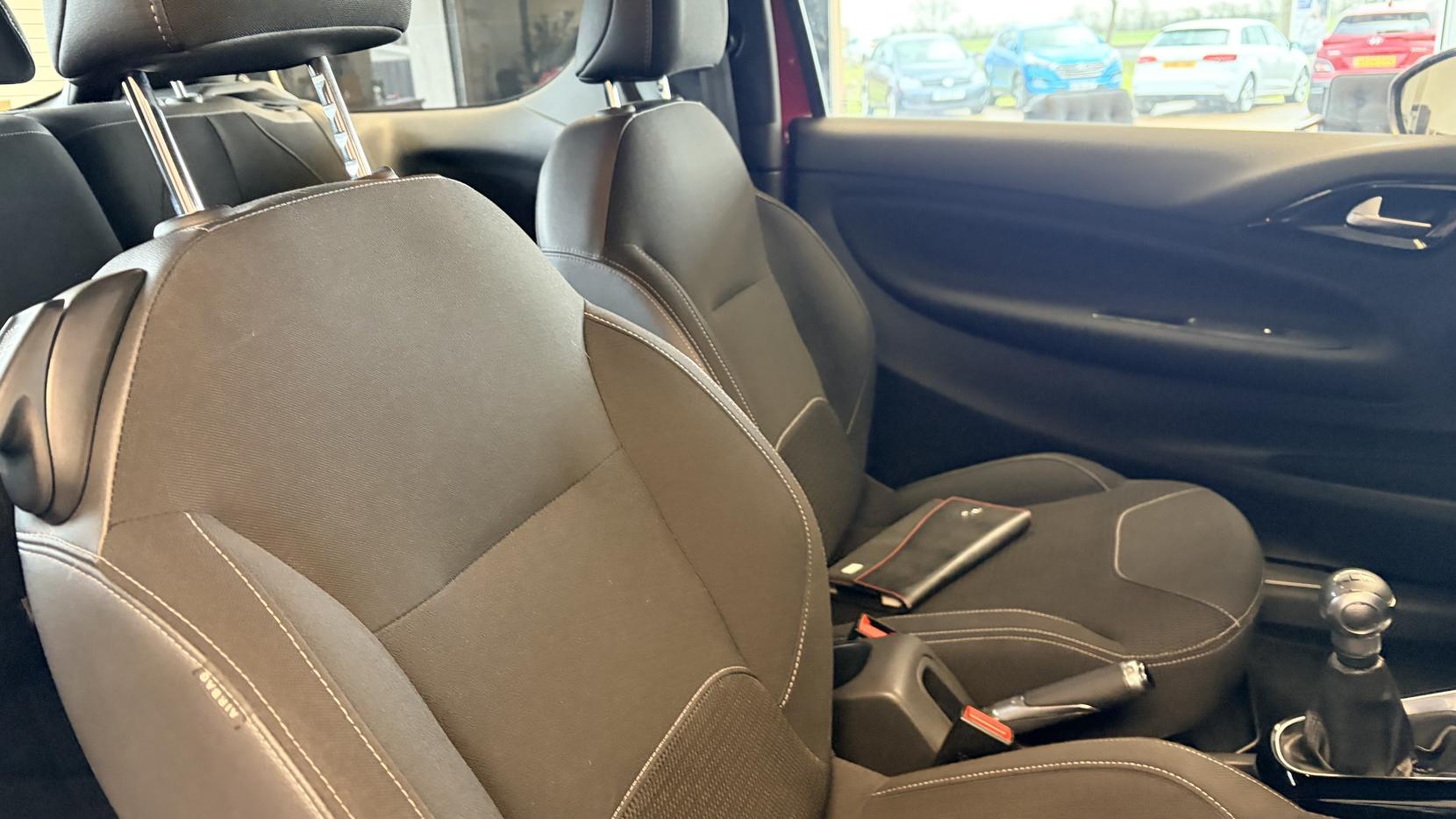 DS AUTOMOBILES DS 3 1.2 PureTech Chic Hatchback 3dr Petrol Manual Euro 6 (82 ps)