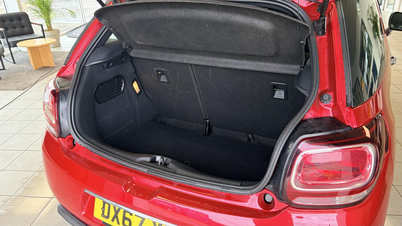 DS AUTOMOBILES DS 3 1.2 PureTech Chic Hatchback 3dr Petrol Manual Euro 6 (82 ps)