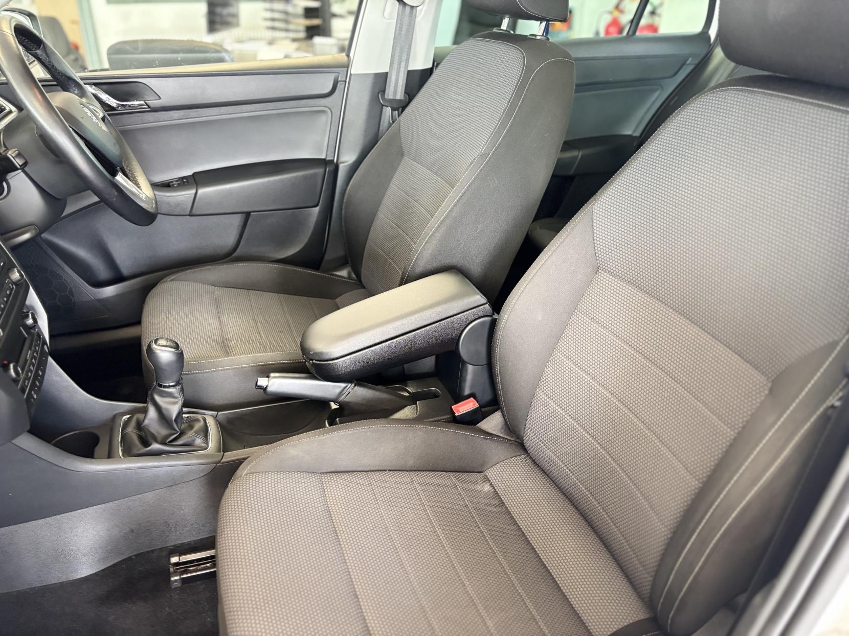 Skoda Rapid Spaceback 1.2 TSI Elegance Hatchback 5dr Petrol Manual Euro 5 (105 ps)