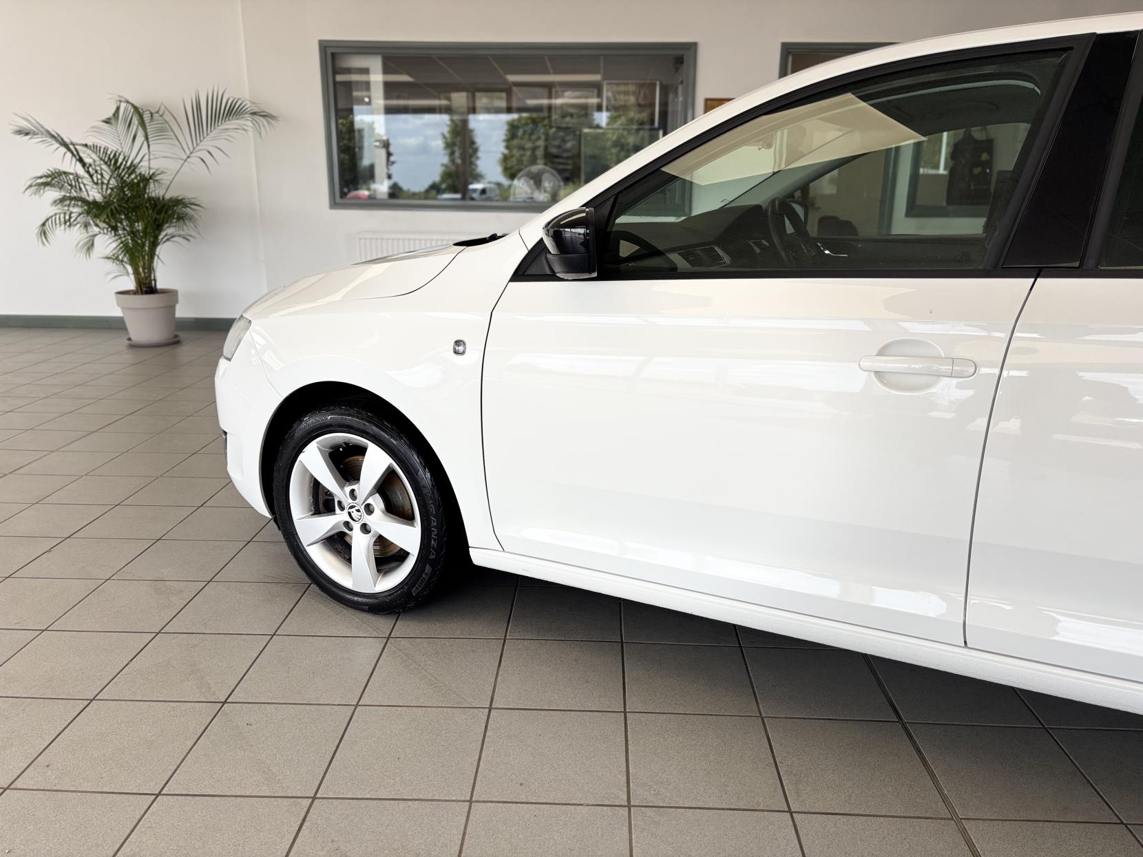 Skoda Rapid Spaceback 1.2 TSI Elegance Hatchback 5dr Petrol Manual Euro 5 (105 ps)