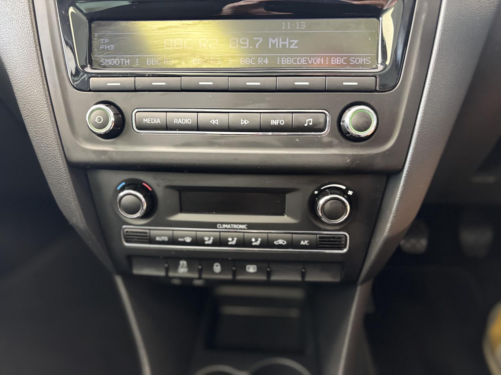 Skoda Rapid Spaceback 1.2 TSI Elegance Hatchback 5dr Petrol Manual Euro 5 (105 ps)
