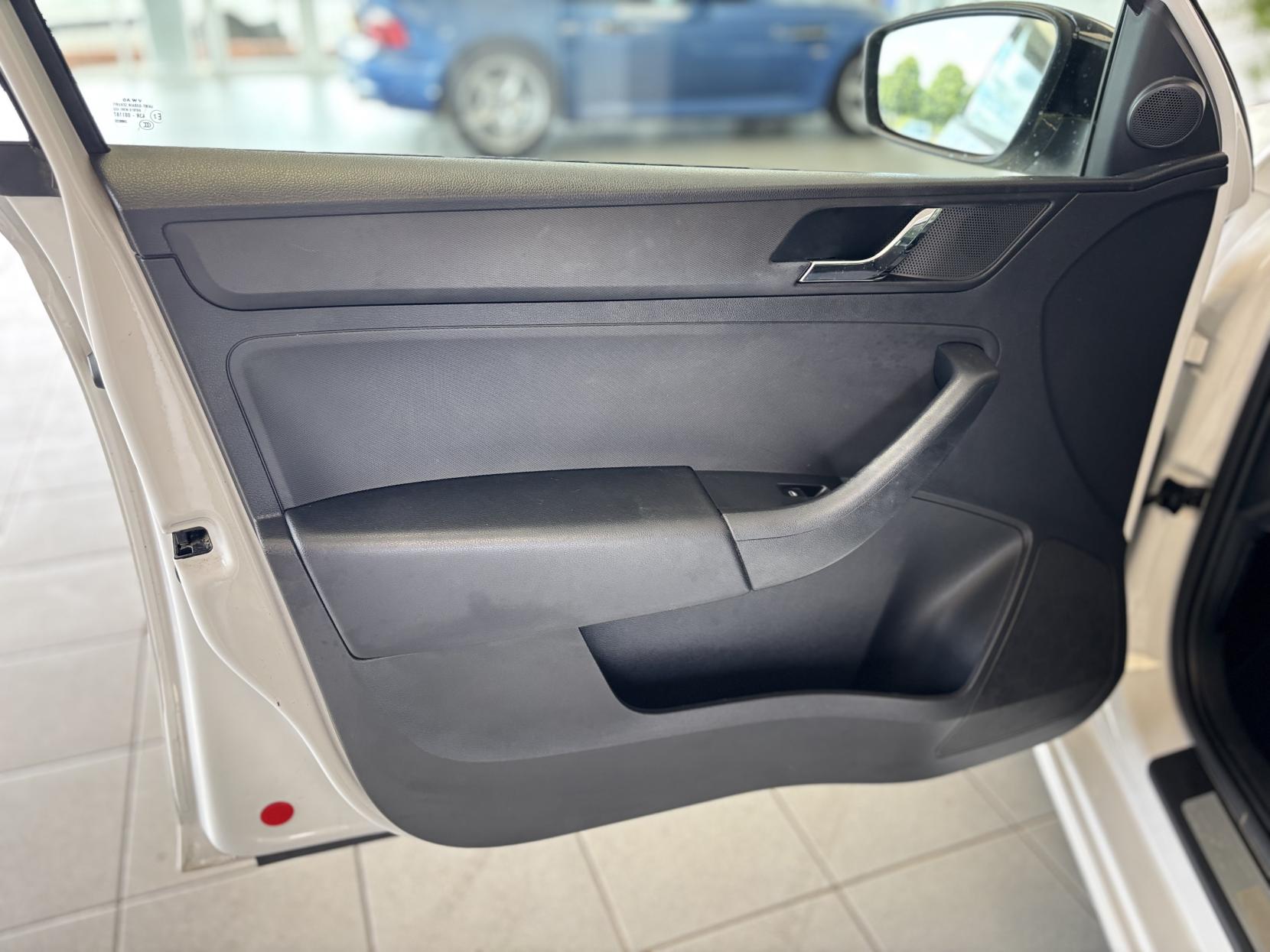 Skoda Rapid Spaceback 1.2 TSI Elegance Hatchback 5dr Petrol Manual Euro 5 (105 ps)