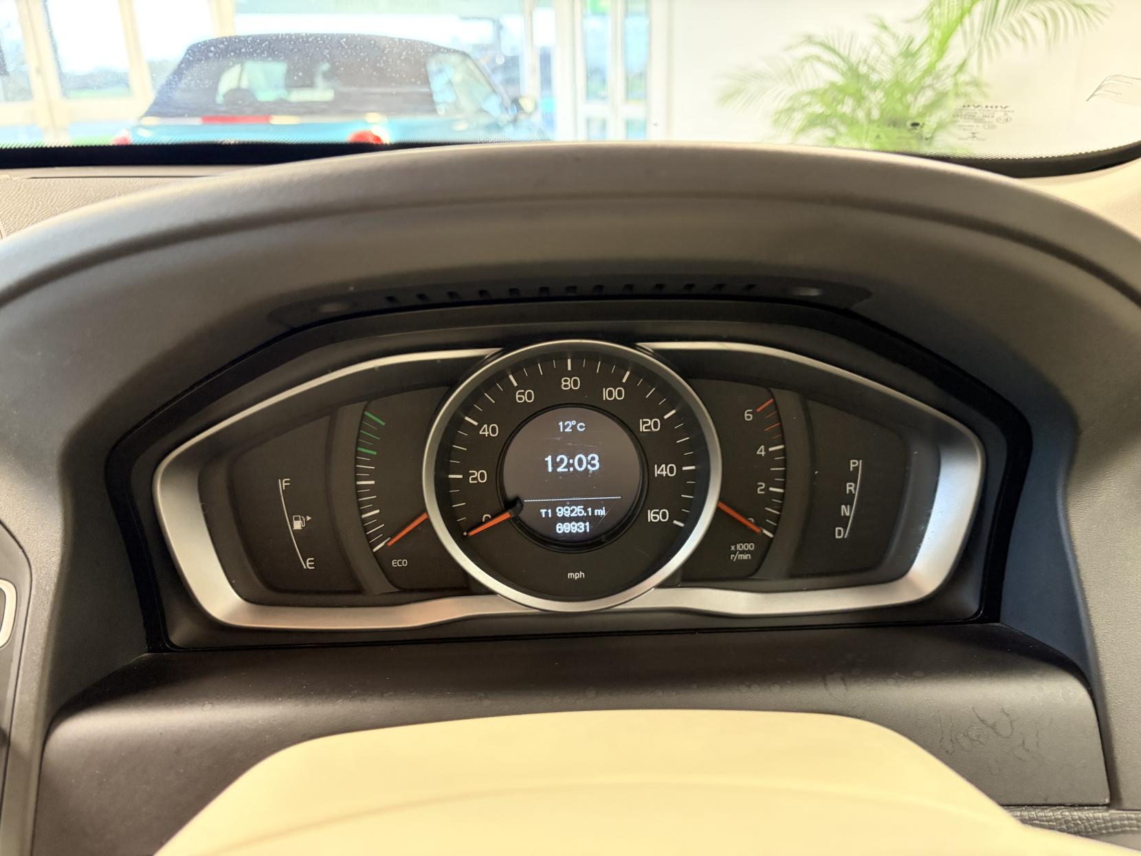 Volvo XC60 2.0 D4 SE SUV 5dr Diesel Geartronic Euro 6 (s/s) (181 ps)