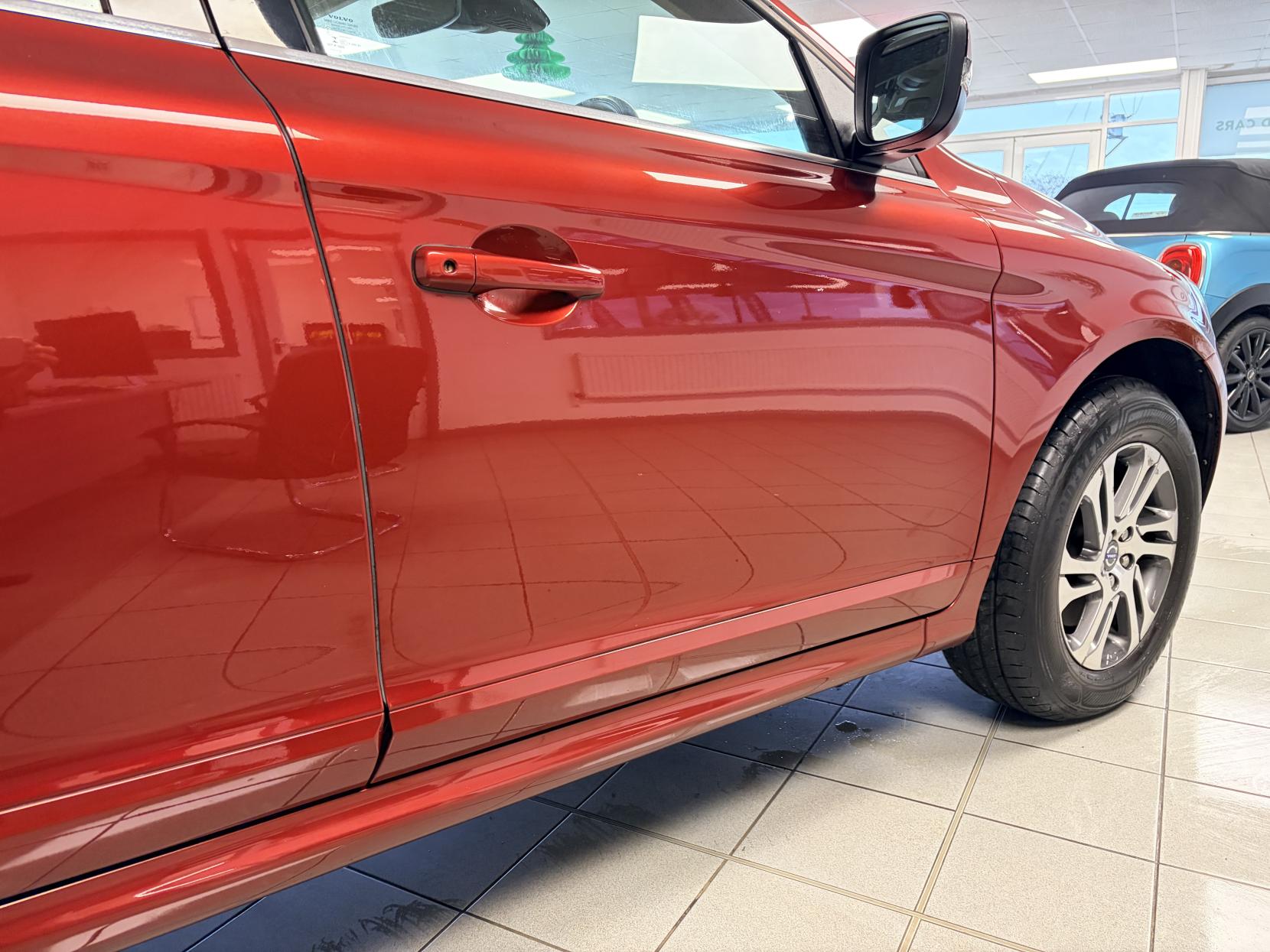 Volvo XC60 2.0 D4 SE SUV 5dr Diesel Geartronic Euro 6 (s/s) (181 ps)