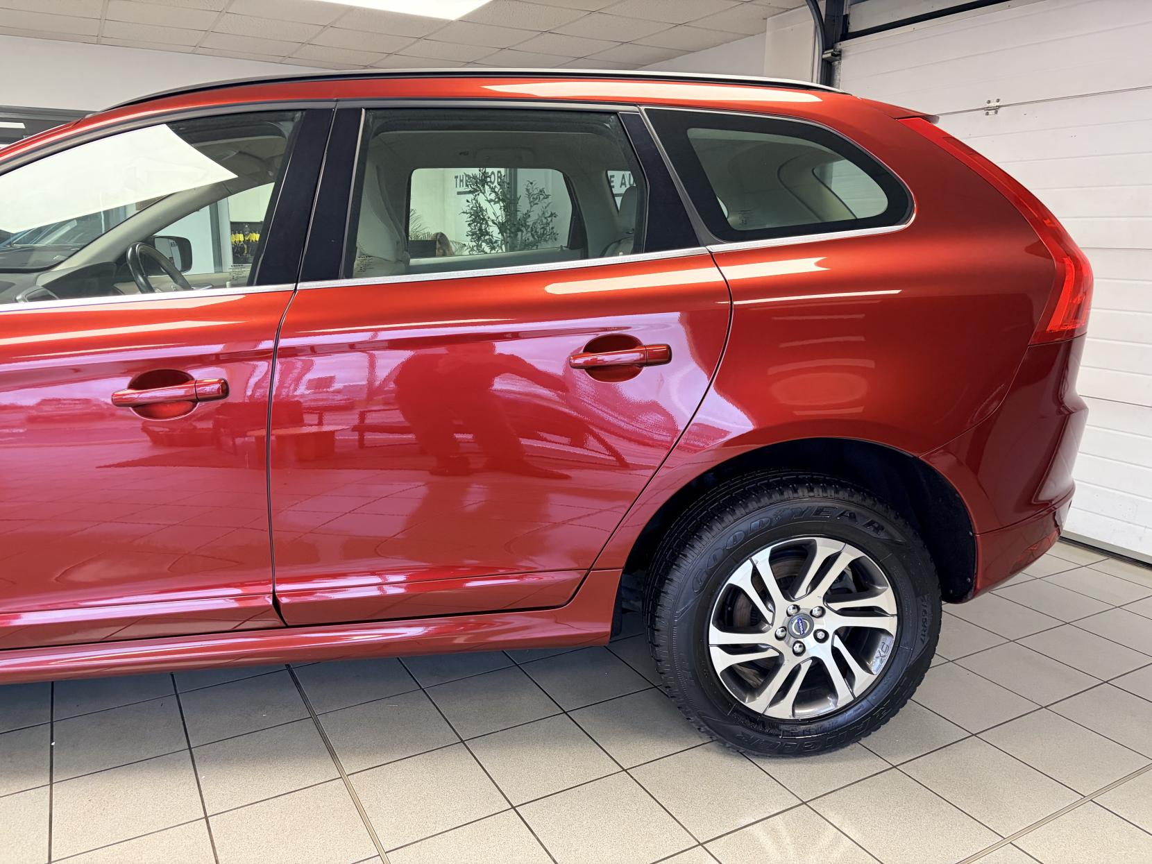 Volvo XC60 2.0 D4 SE SUV 5dr Diesel Geartronic Euro 6 (s/s) (181 ps)