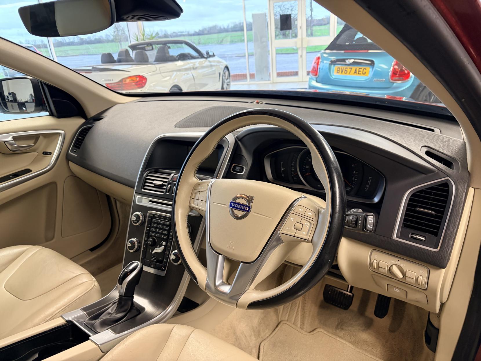 Volvo XC60 2.0 D4 SE SUV 5dr Diesel Geartronic Euro 6 (s/s) (181 ps)