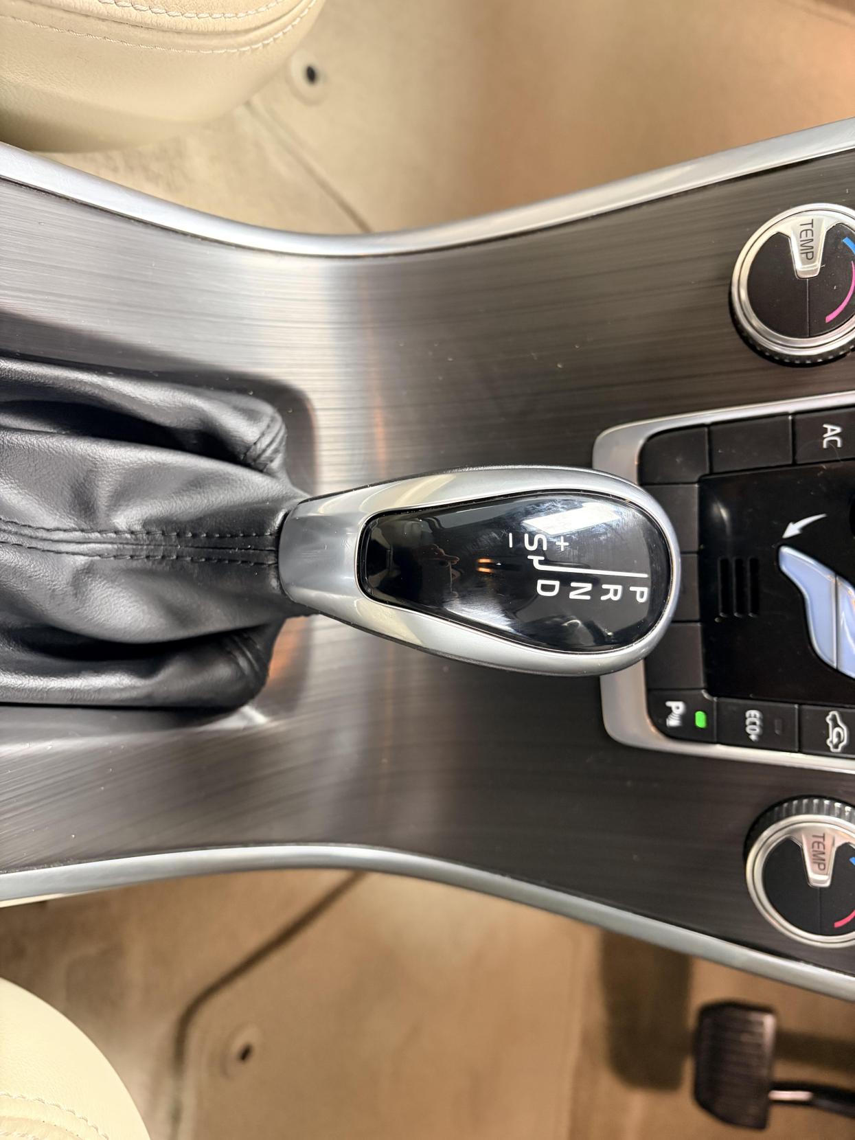 Volvo XC60 2.0 D4 SE SUV 5dr Diesel Geartronic Euro 6 (s/s) (181 ps)