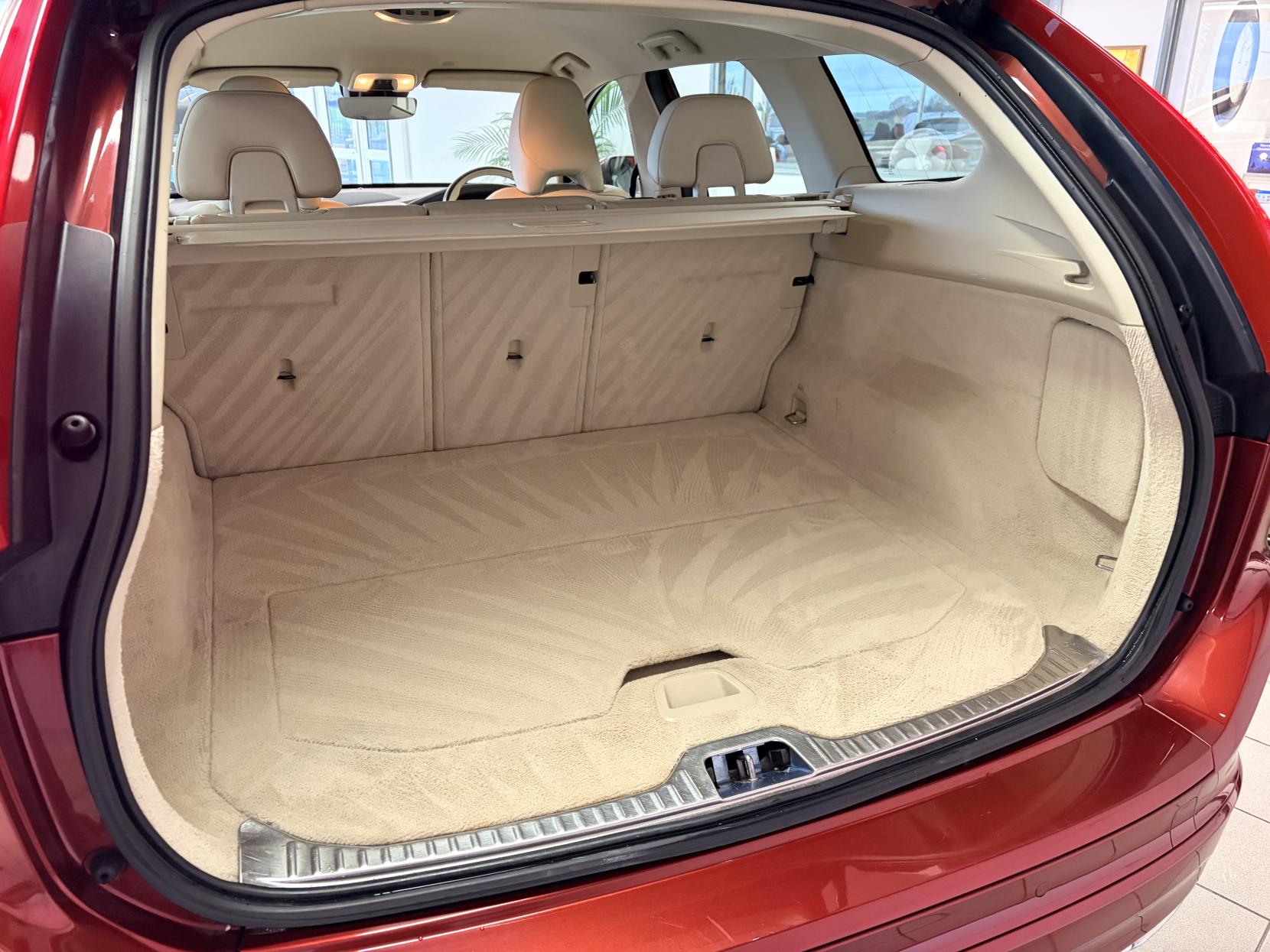 Volvo XC60 2.0 D4 SE SUV 5dr Diesel Geartronic Euro 6 (s/s) (181 ps)