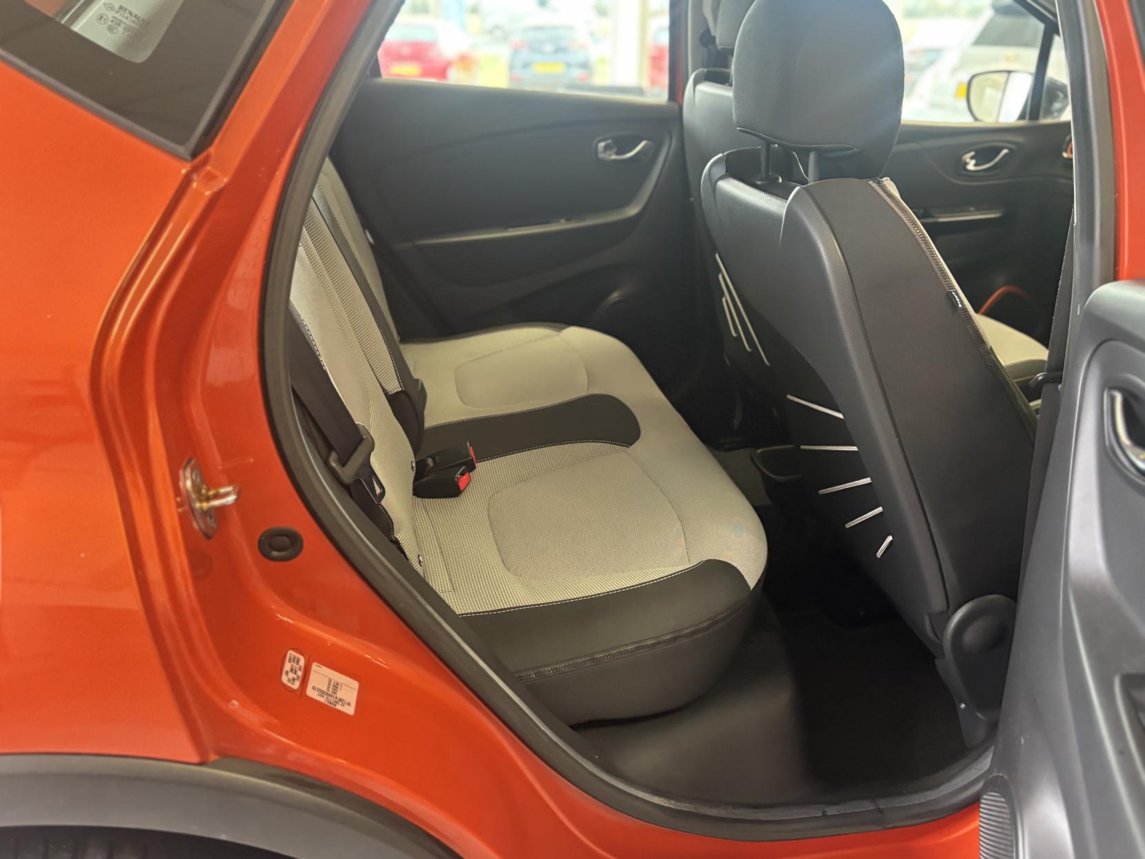 Renault Captur 0.9 TCe ENERGY Dynamique MediaNav SUV 5dr Petrol Manual Euro 5 (s/s) (90 ps)