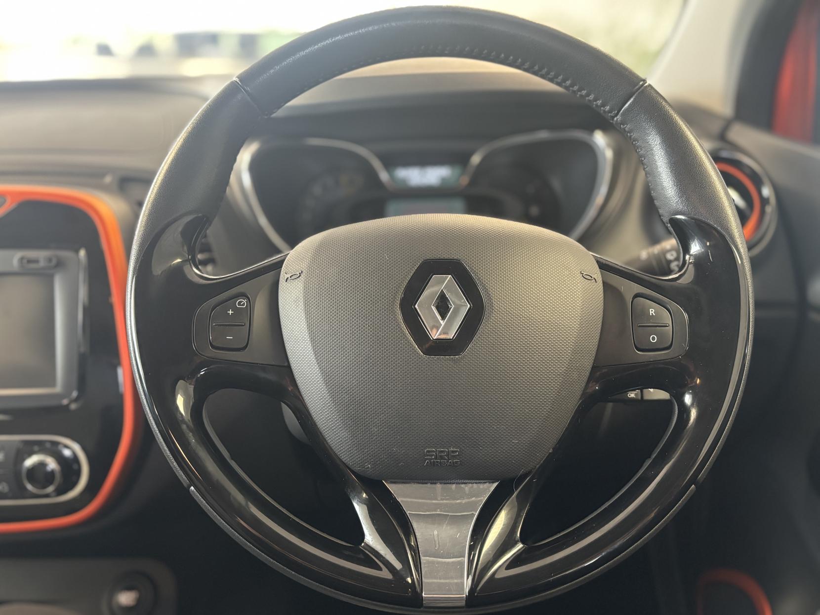 Renault Captur 0.9 TCe ENERGY Dynamique MediaNav SUV 5dr Petrol Manual Euro 5 (s/s) (90 ps)