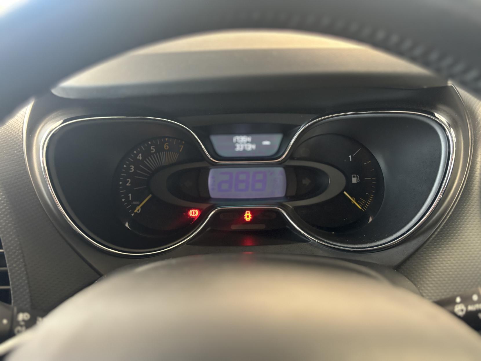 Renault Captur 0.9 TCe ENERGY Dynamique MediaNav SUV 5dr Petrol Manual Euro 5 (s/s) (90 ps)