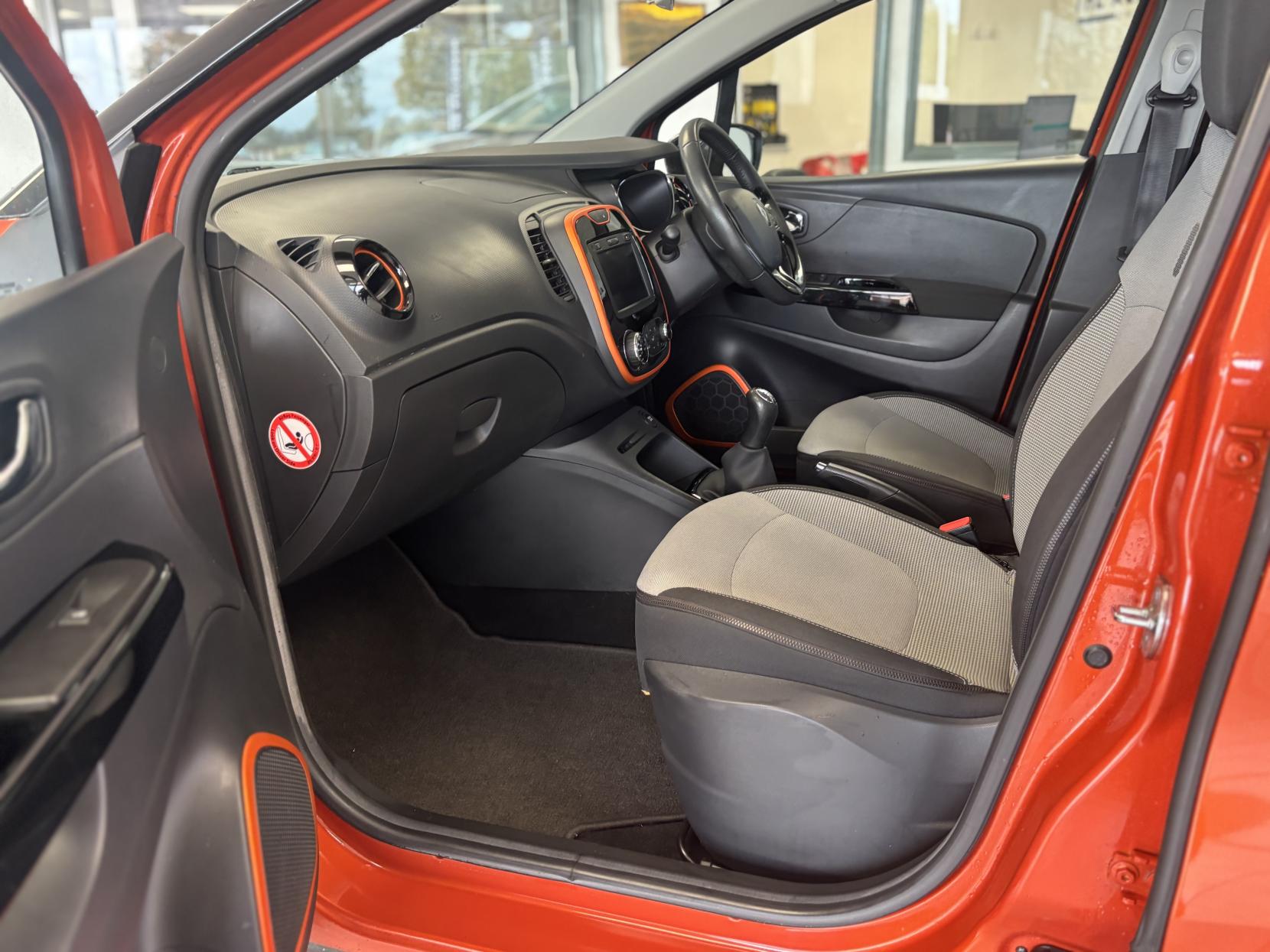 Renault Captur 0.9 TCe ENERGY Dynamique MediaNav SUV 5dr Petrol Manual Euro 5 (s/s) (90 ps)