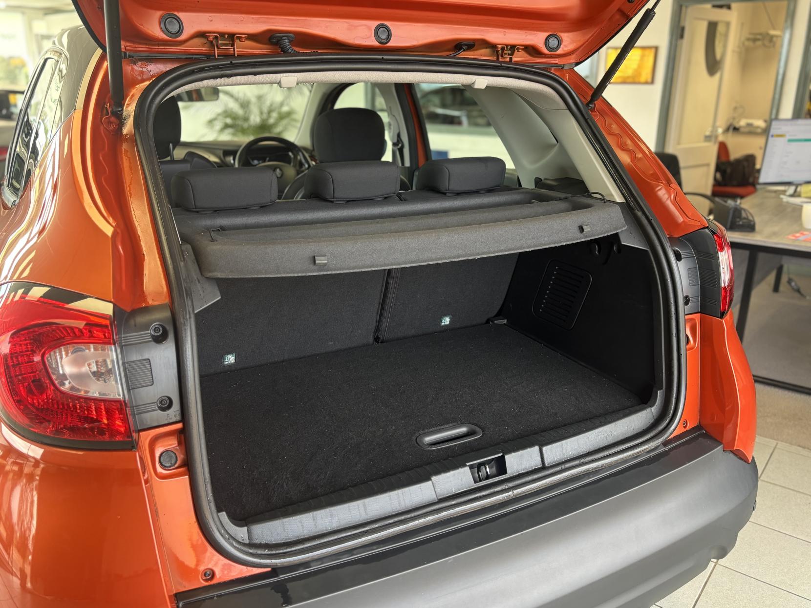 Renault Captur 0.9 TCe ENERGY Dynamique MediaNav SUV 5dr Petrol Manual Euro 5 (s/s) (90 ps)