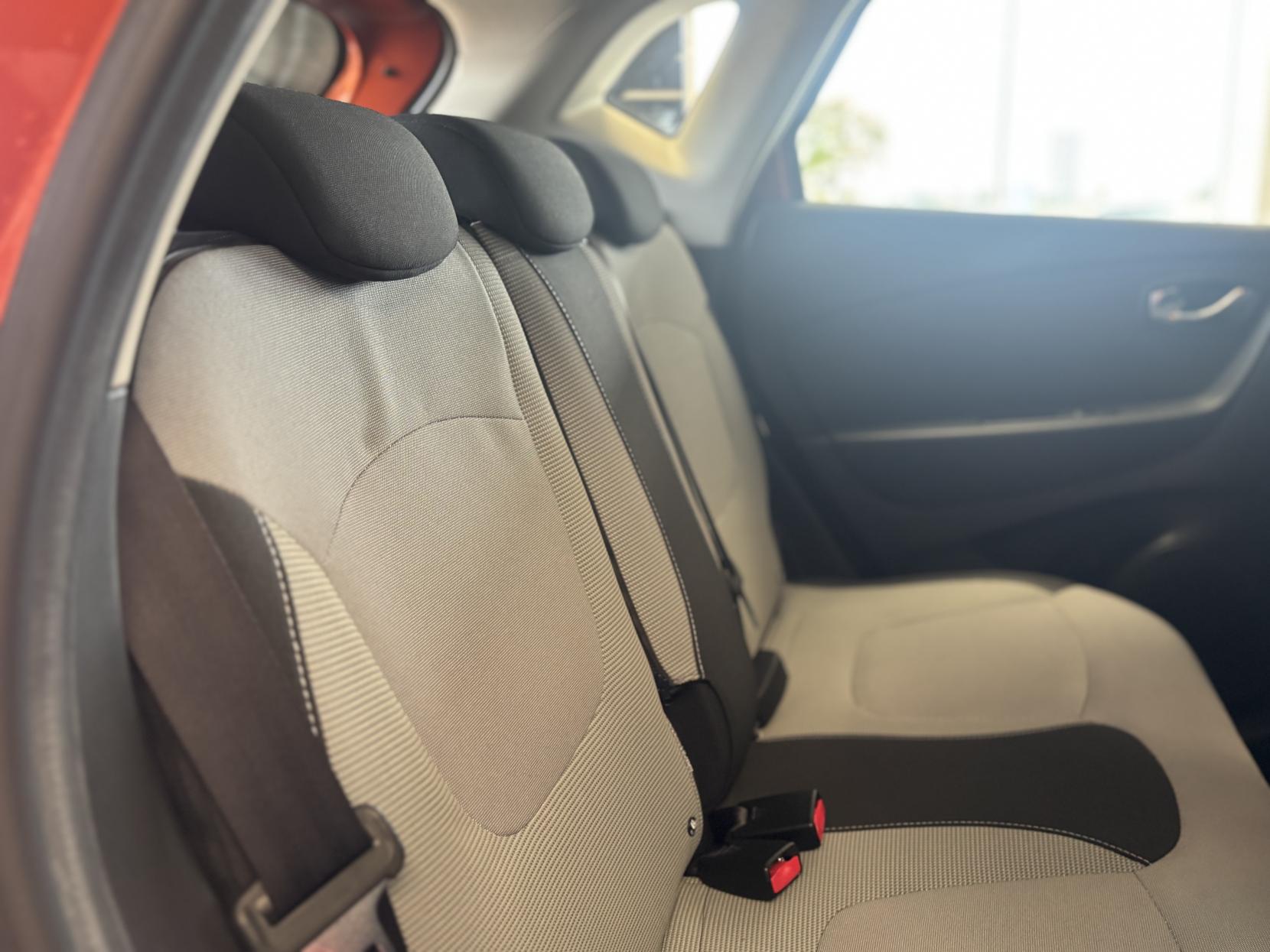 Renault Captur 0.9 TCe ENERGY Dynamique MediaNav SUV 5dr Petrol Manual Euro 5 (s/s) (90 ps)