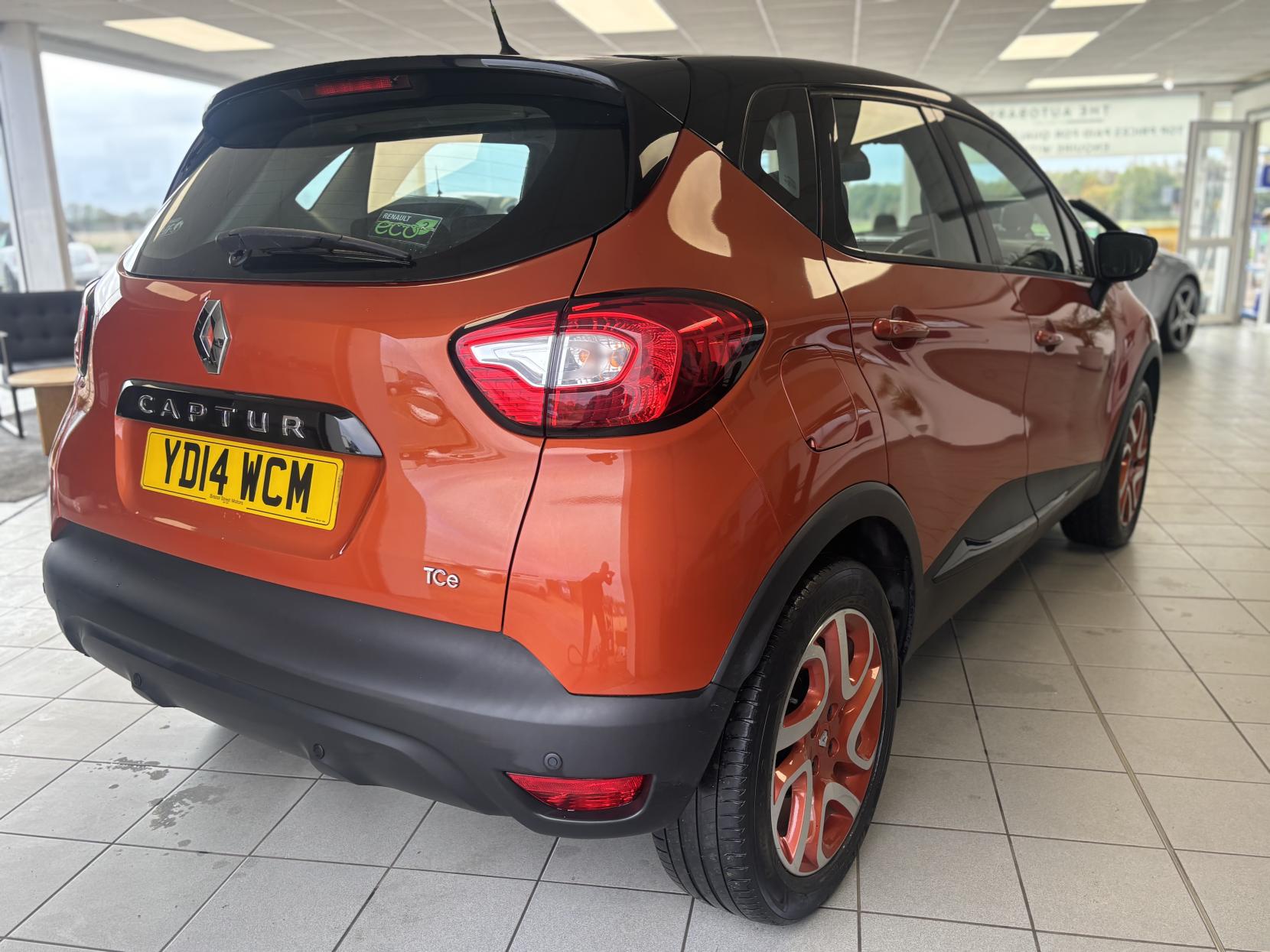 Renault Captur 0.9 TCe ENERGY Dynamique MediaNav SUV 5dr Petrol Manual Euro 5 (s/s) (90 ps)