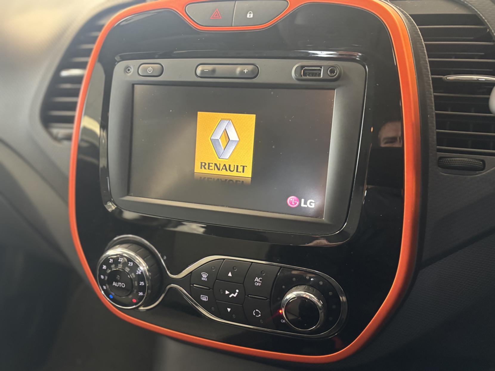 Renault Captur 0.9 TCe ENERGY Dynamique MediaNav SUV 5dr Petrol Manual Euro 5 (s/s) (90 ps)