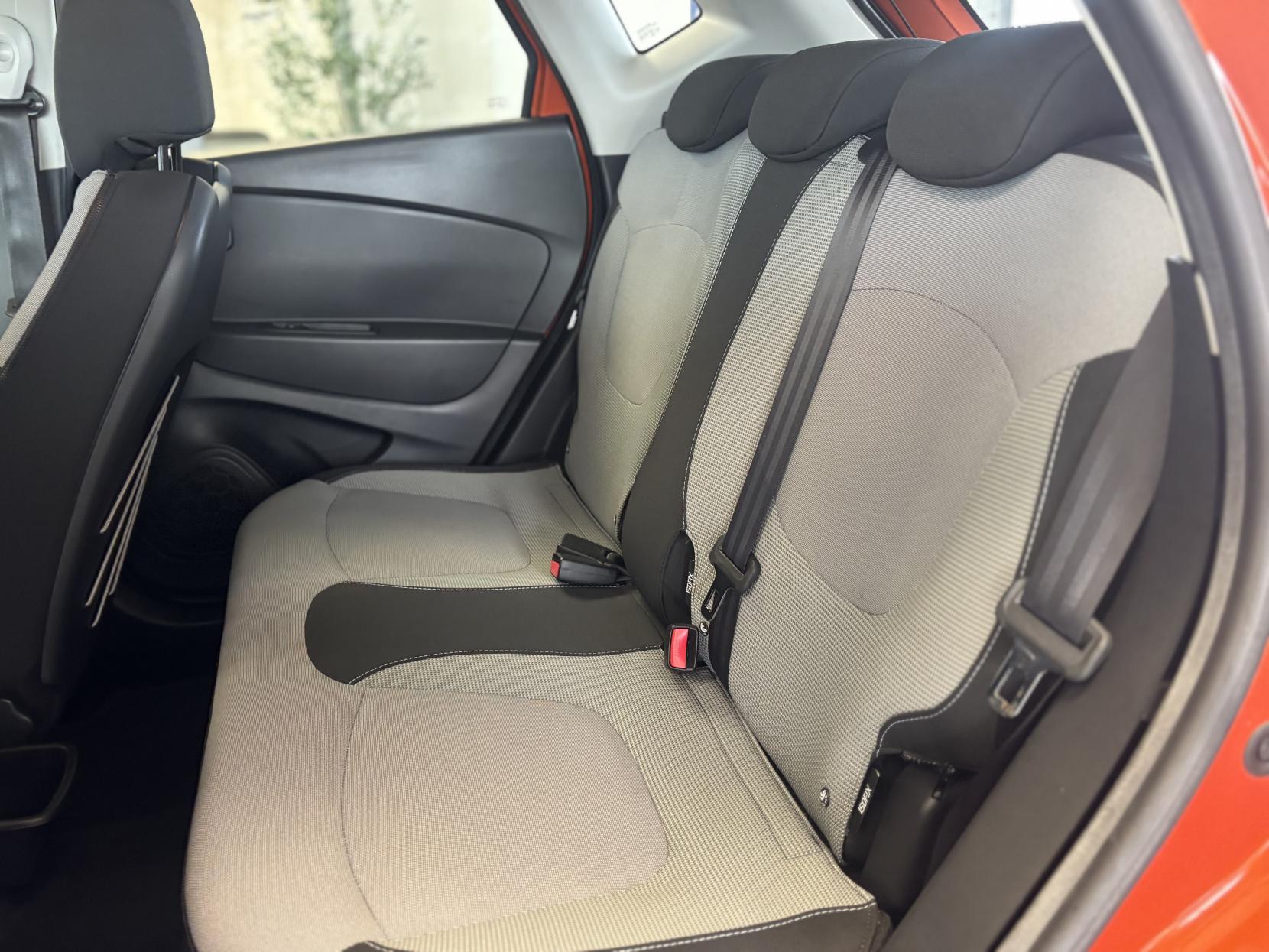Renault Captur 0.9 TCe ENERGY Dynamique MediaNav SUV 5dr Petrol Manual Euro 5 (s/s) (90 ps)