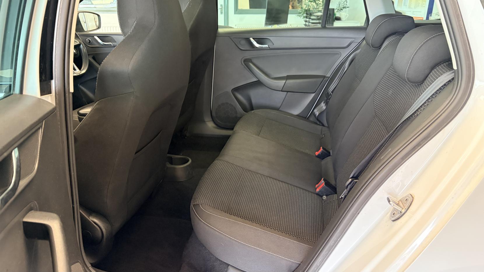 Skoda Rapid Spaceback 1.2 TSI Black Edition Hatchback 5dr Petrol Manual Euro 5 (105 ps)