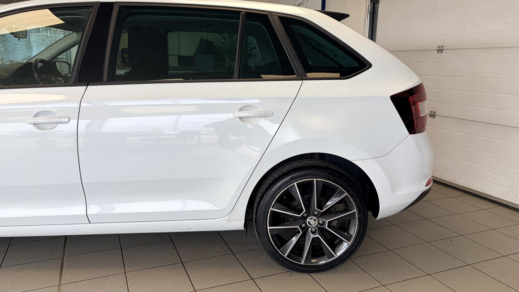 Skoda Rapid Spaceback 1.2 TSI Black Edition Hatchback 5dr Petrol Manual Euro 5 (105 ps)