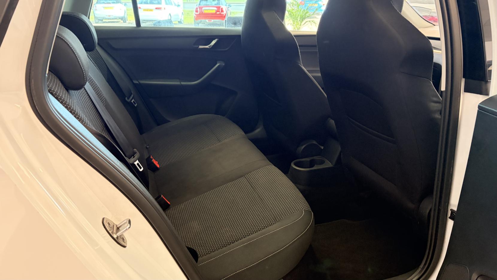 Skoda Rapid Spaceback 1.2 TSI Black Edition Hatchback 5dr Petrol Manual Euro 5 (105 ps)