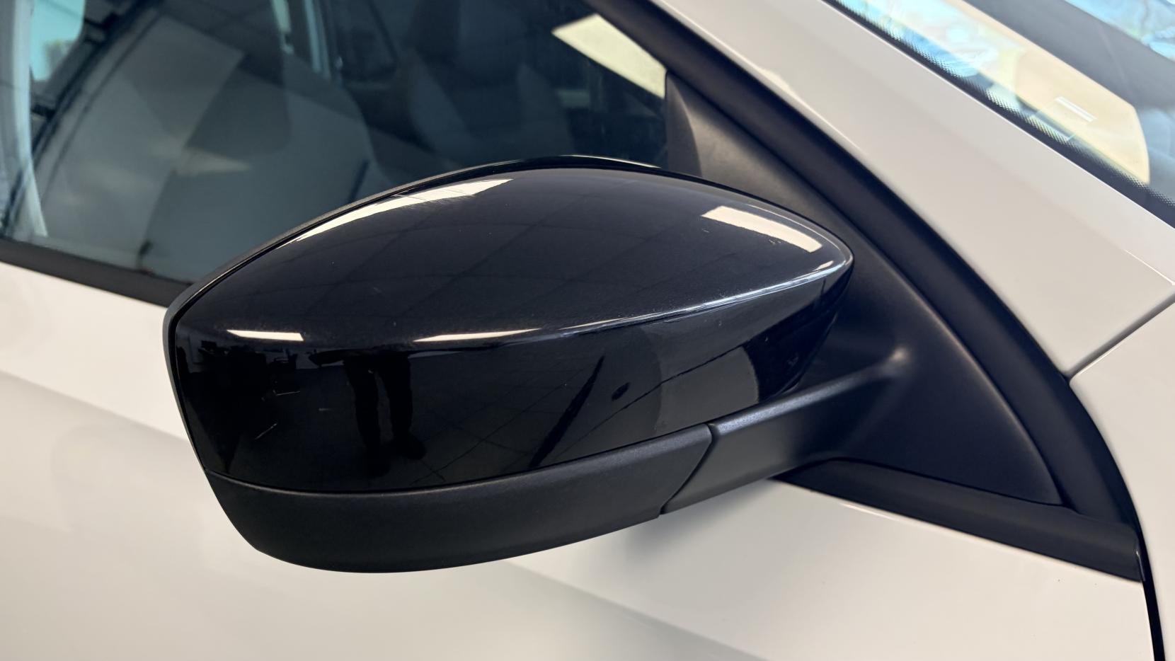 Skoda Rapid Spaceback 1.2 TSI Black Edition Hatchback 5dr Petrol Manual Euro 5 (105 ps)