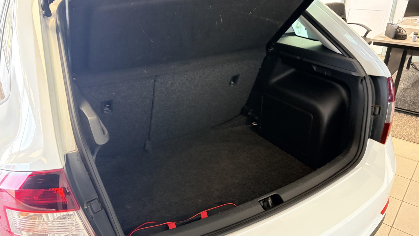 Skoda Rapid Spaceback 1.2 TSI Black Edition Hatchback 5dr Petrol Manual Euro 5 (105 ps)