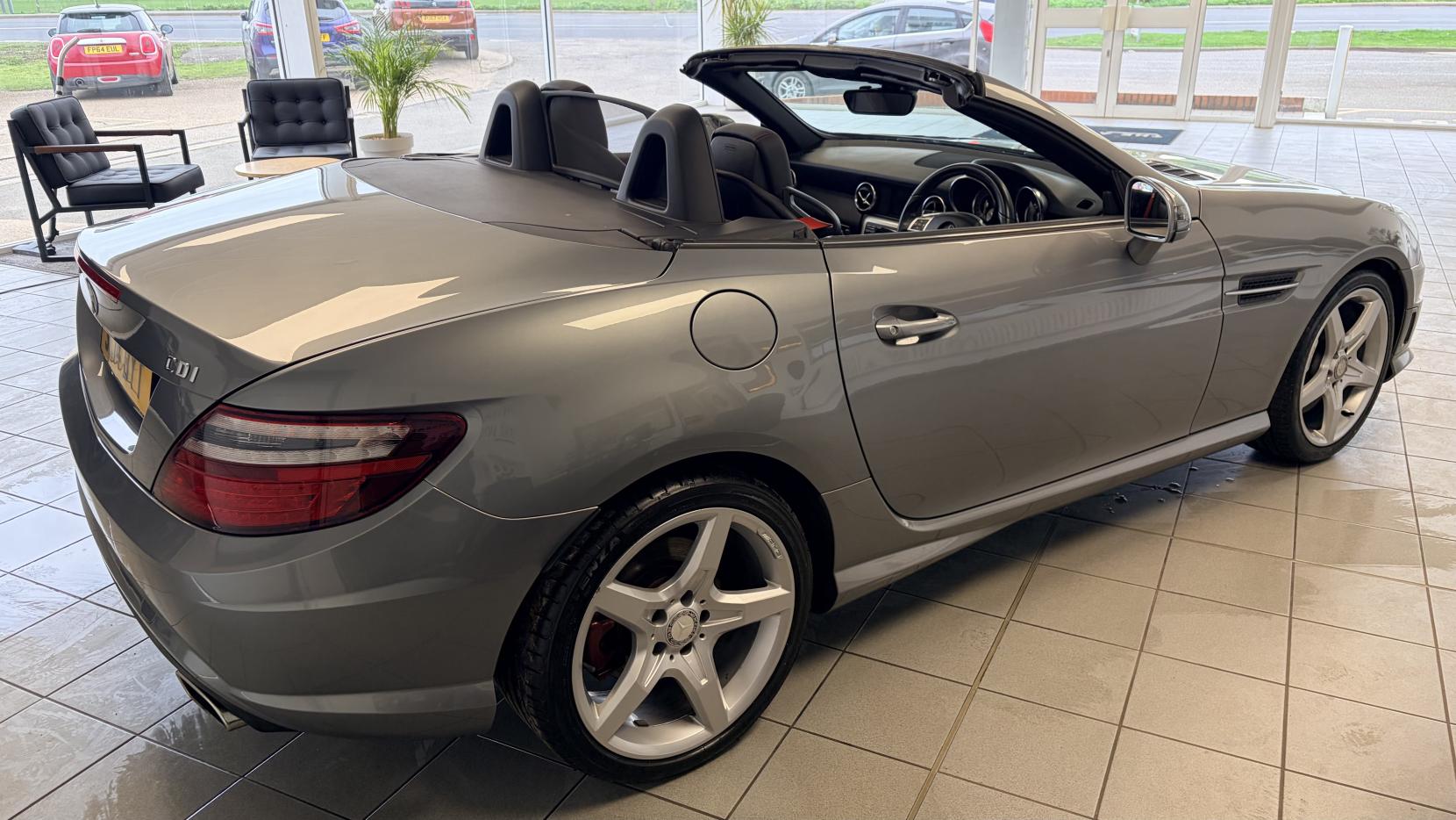 Mercedes-Benz SLK 2.1 SLK250 CDI AMG Sport Convertible 2dr Diesel G-Tronic+ Euro 5 (s/s) (204 ps)