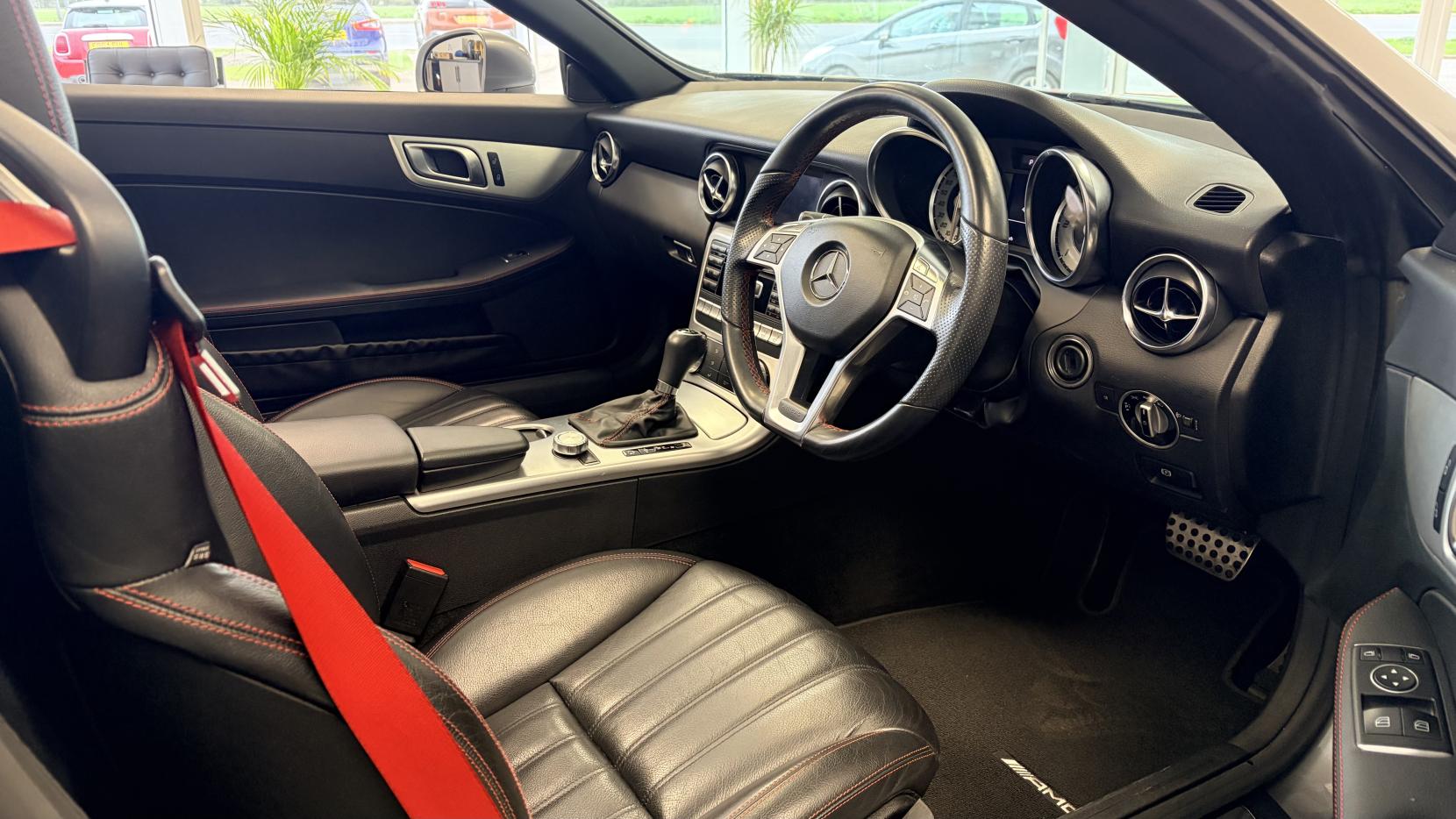 Mercedes-Benz SLK 2.1 SLK250 CDI AMG Sport Convertible 2dr Diesel G-Tronic+ Euro 5 (s/s) (204 ps)