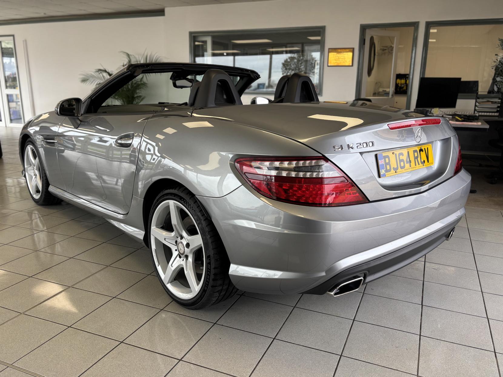 Mercedes-Benz SLK 1.8 SLK200 AMG Sport Convertible 2dr Petrol G-Tronic+ Euro 5 (s/s) (184 ps)
