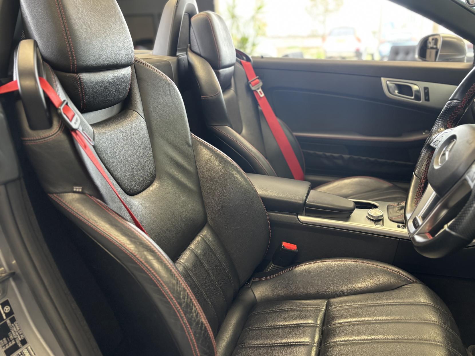 Mercedes-Benz SLK 1.8 SLK200 AMG Sport Convertible 2dr Petrol G-Tronic+ Euro 5 (s/s) (184 ps)