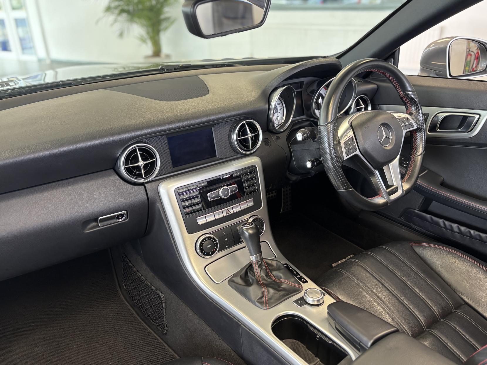 Mercedes-Benz SLK 1.8 SLK200 AMG Sport Convertible 2dr Petrol G-Tronic+ Euro 5 (s/s) (184 ps)