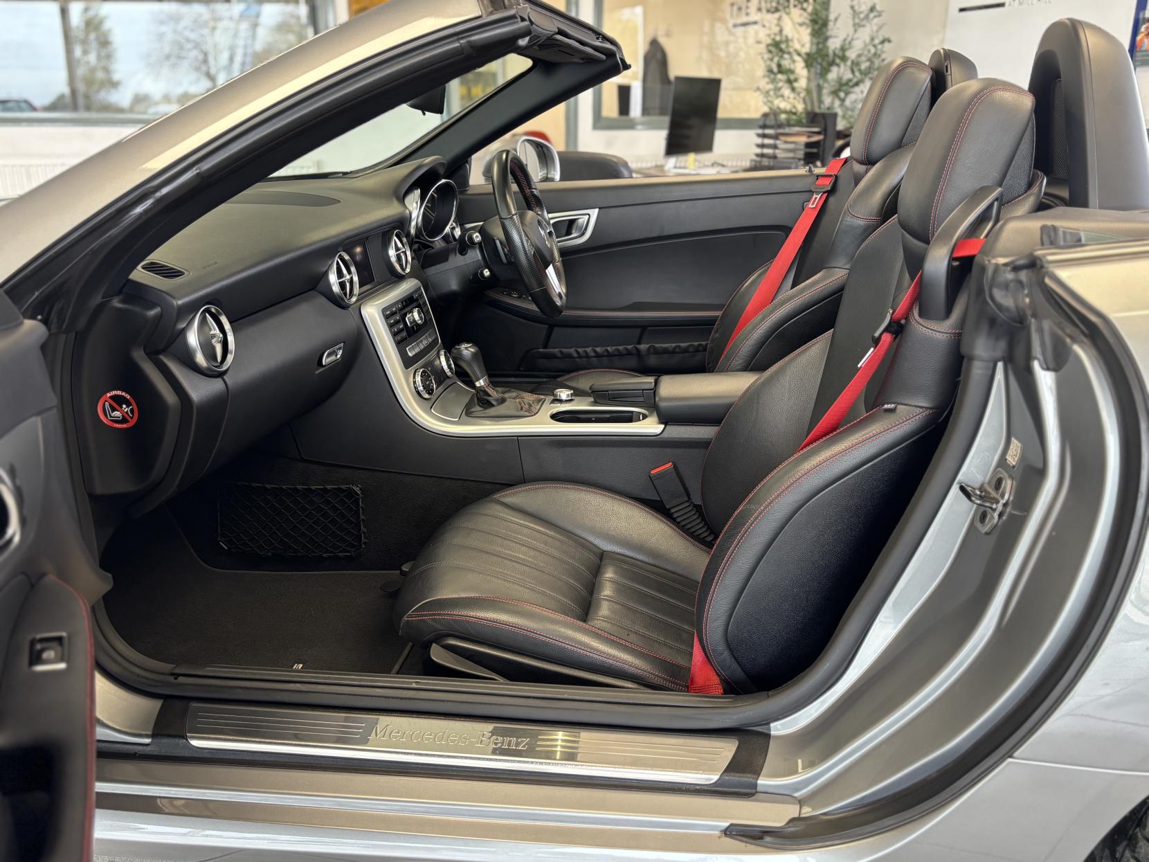 Mercedes-Benz SLK 1.8 SLK200 AMG Sport Convertible 2dr Petrol G-Tronic+ Euro 5 (s/s) (184 ps)