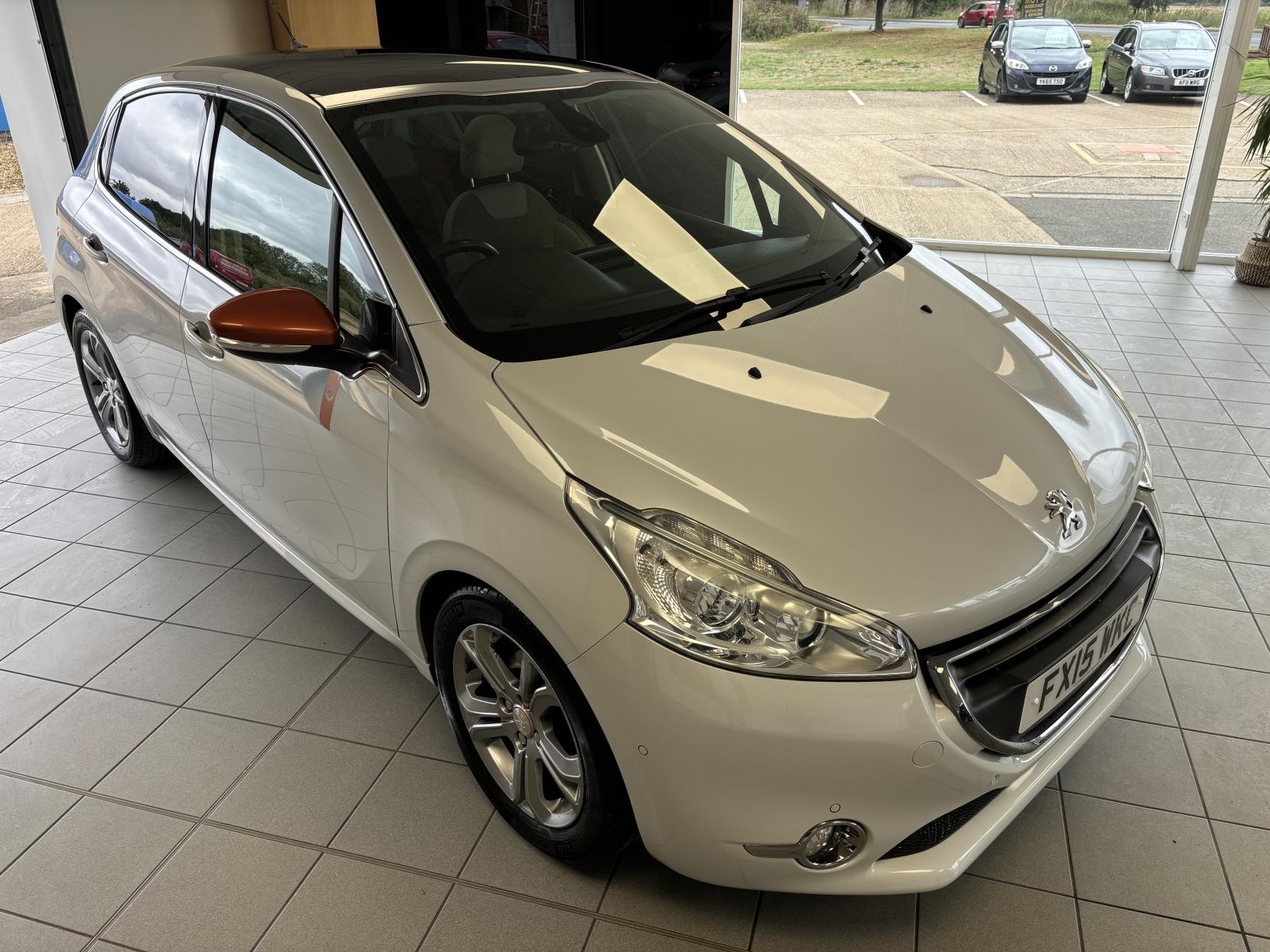 Peugeot 208 1.6 e-HDi Roland Garros Hatchback 5dr Diesel Manual Euro 5 (s/s) (92 ps)