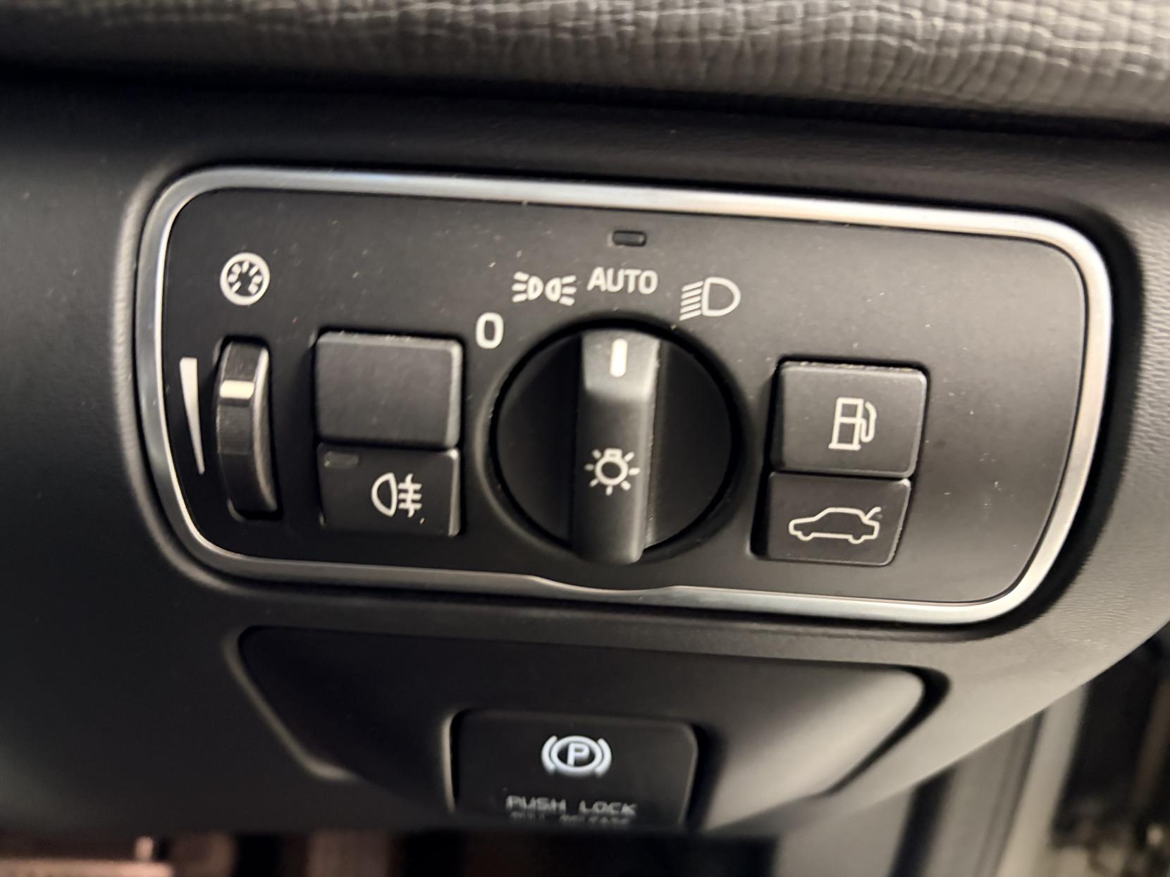 Volvo XC60 2.4 D4 SE Lux Nav SUV 5dr Diesel Geartronic AWD Euro 5 (181 ps)