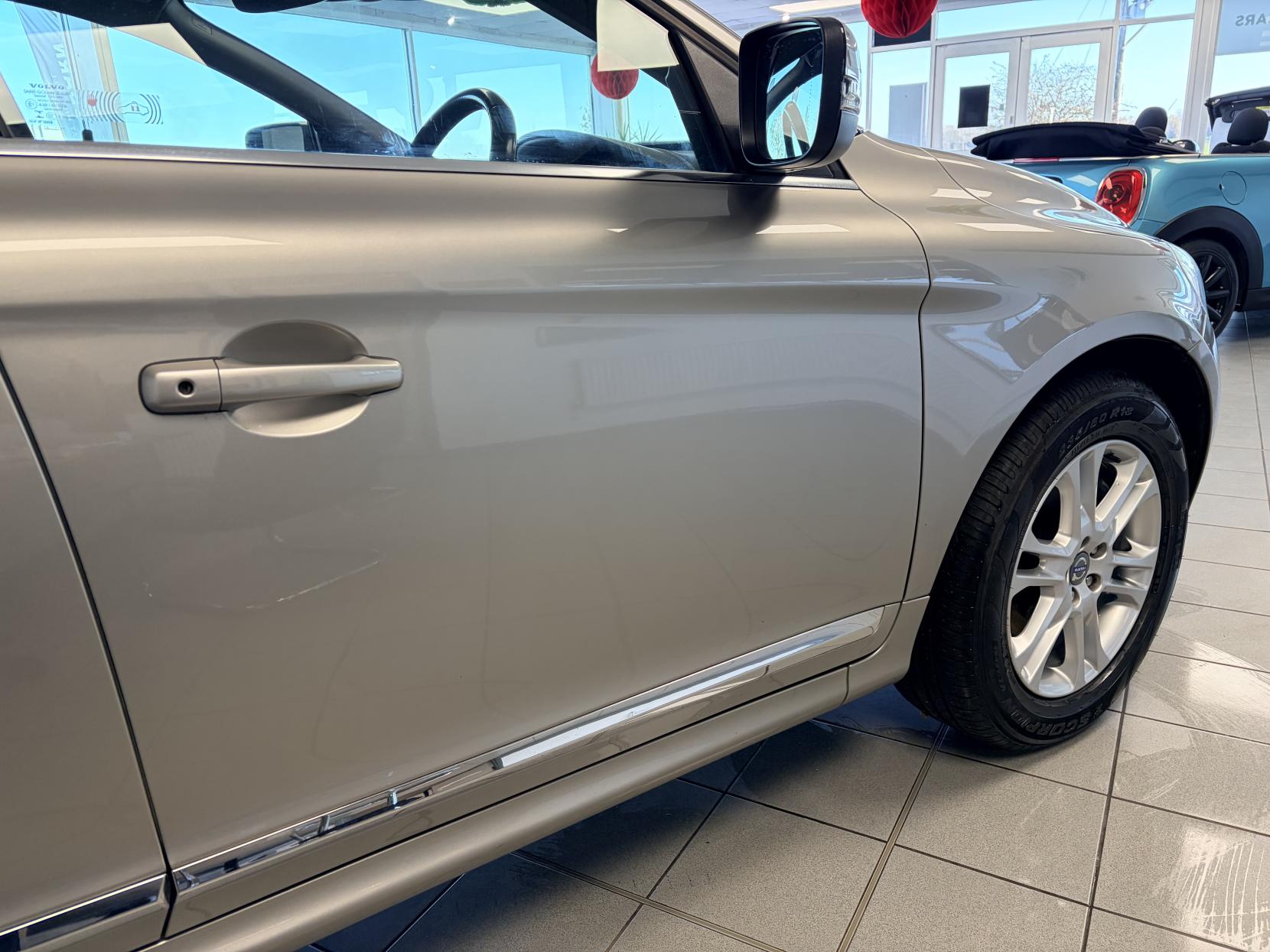 Volvo XC60 2.4 D4 SE Lux Nav SUV 5dr Diesel Geartronic AWD Euro 5 (181 ps)