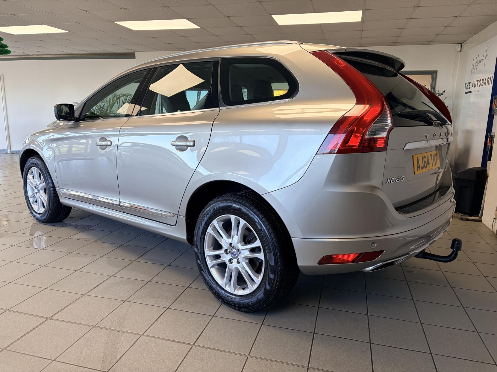 Volvo XC60 2.4 D4 SE Lux Nav SUV 5dr Diesel Geartronic AWD Euro 5 (181 ps)